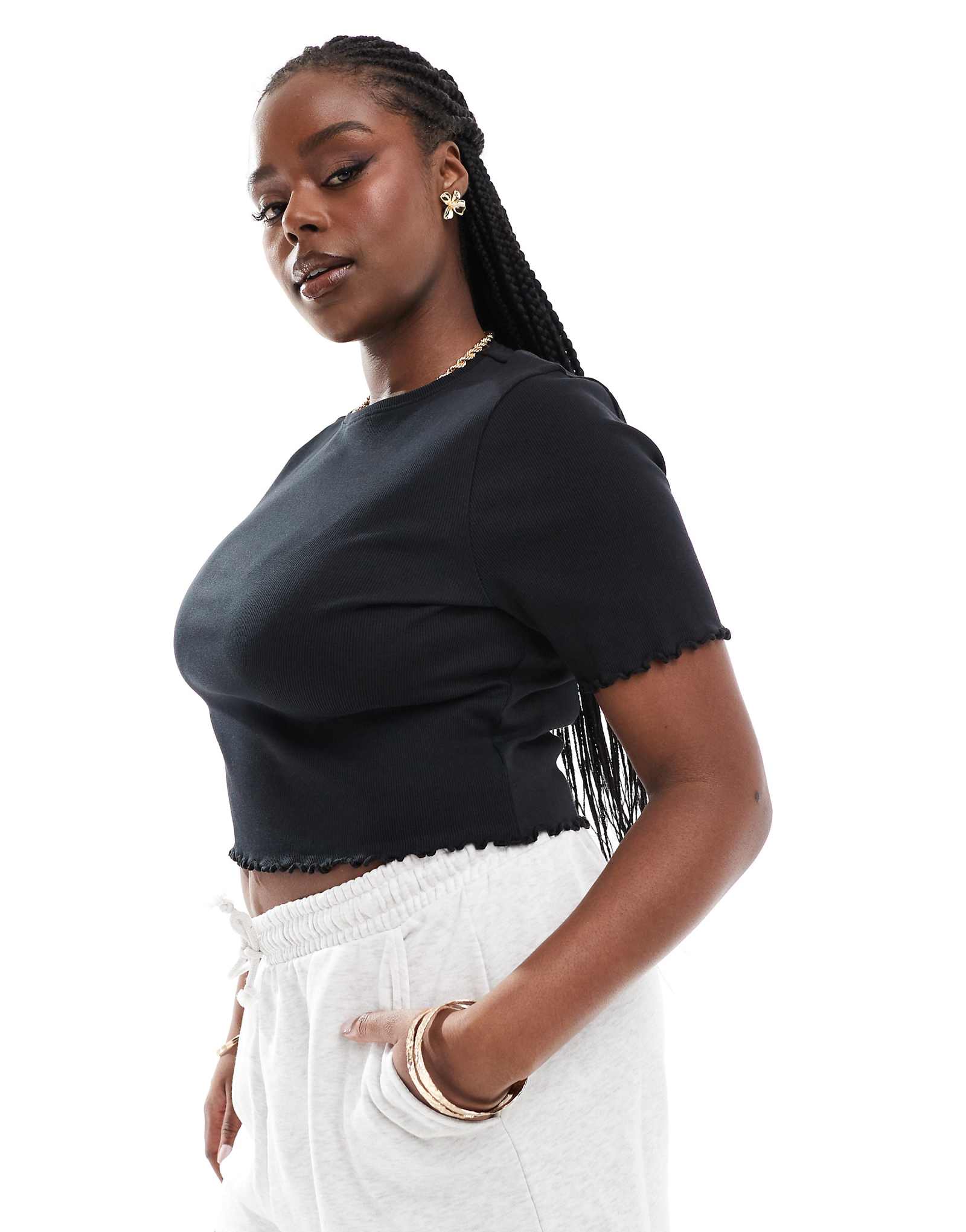 Футболка в рубчик COLLUSION Plus lettuce edge черного цвета 2390₽