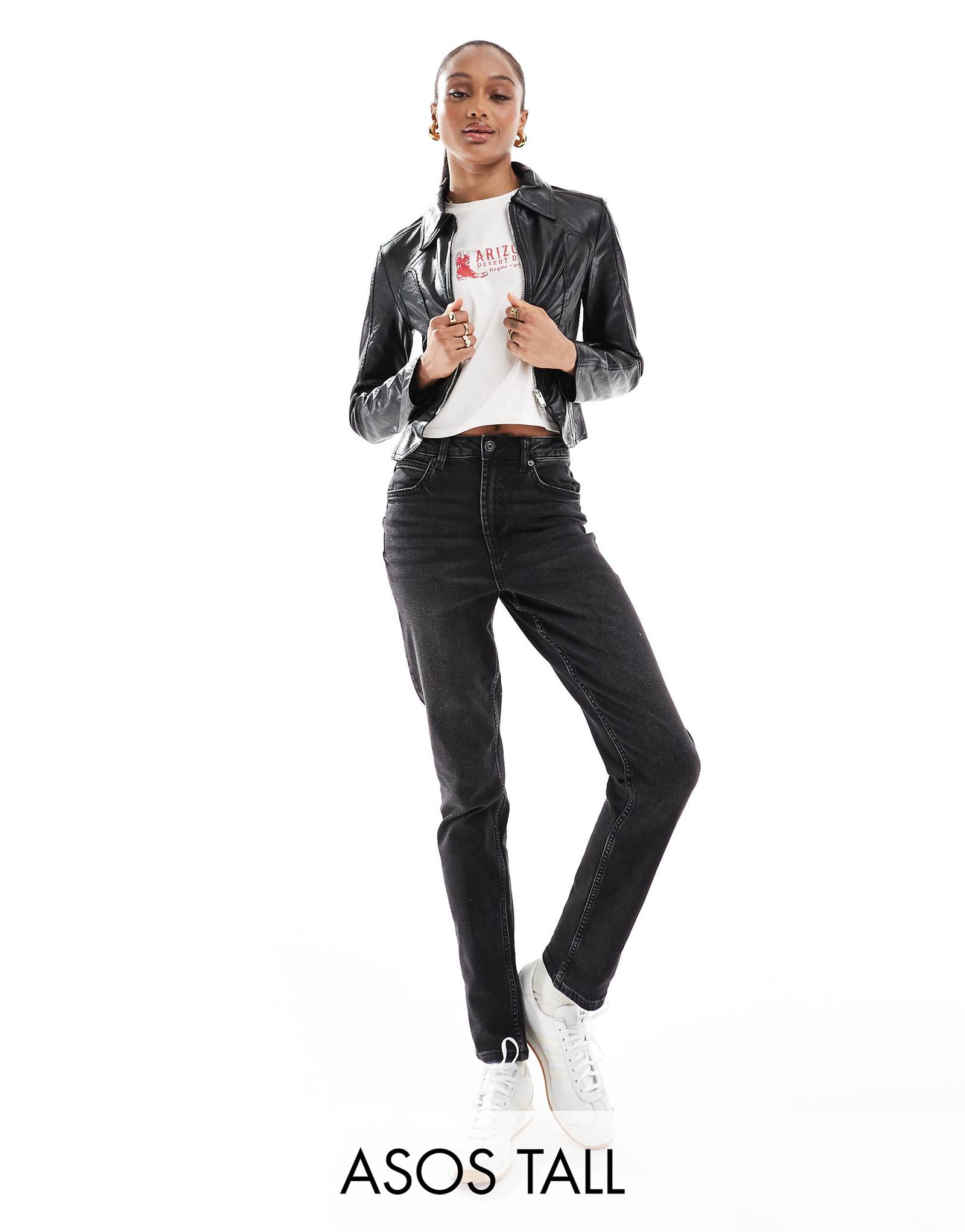 Джинсы ASOS DESIGN Tall slim fit comfort mom черного цвета с эффектом потертости 5190₽