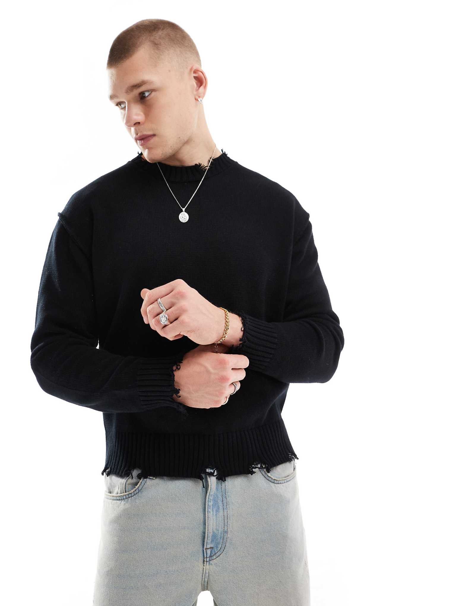 Потертая толстовка Bershka черного цвета 7890₽