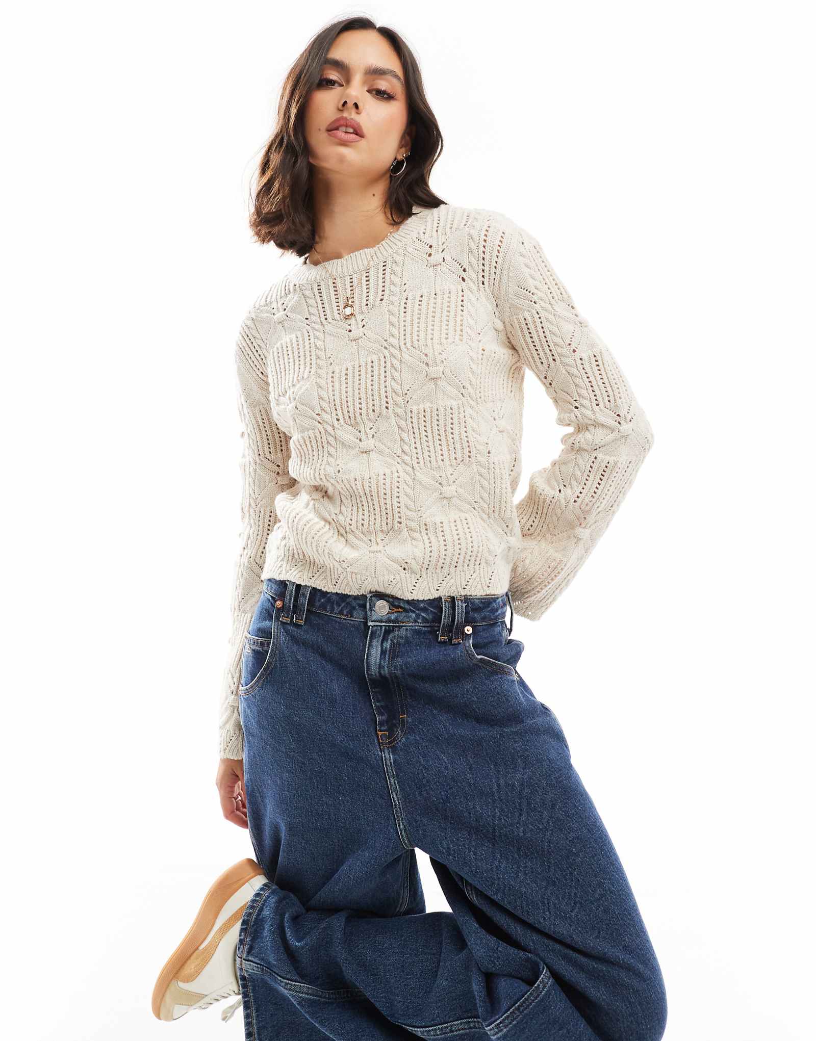 ДИЗАЙНЕРСКИЙ свитер ASOS с ангельским рукавом из кабельной вязки цвета экрю 5090₽