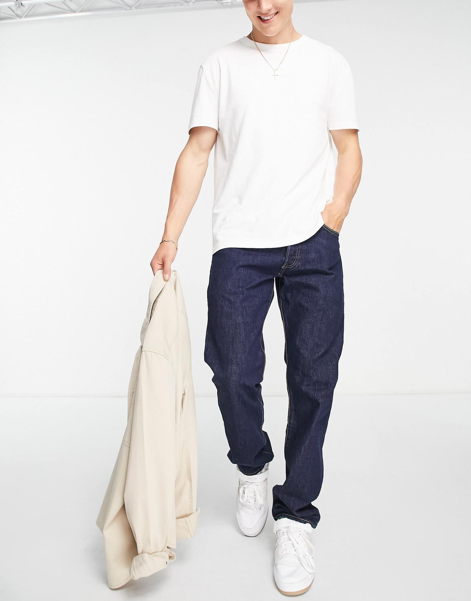 Джинсы Levis 501 original fit темно-синего цвета постиранные 19990₽