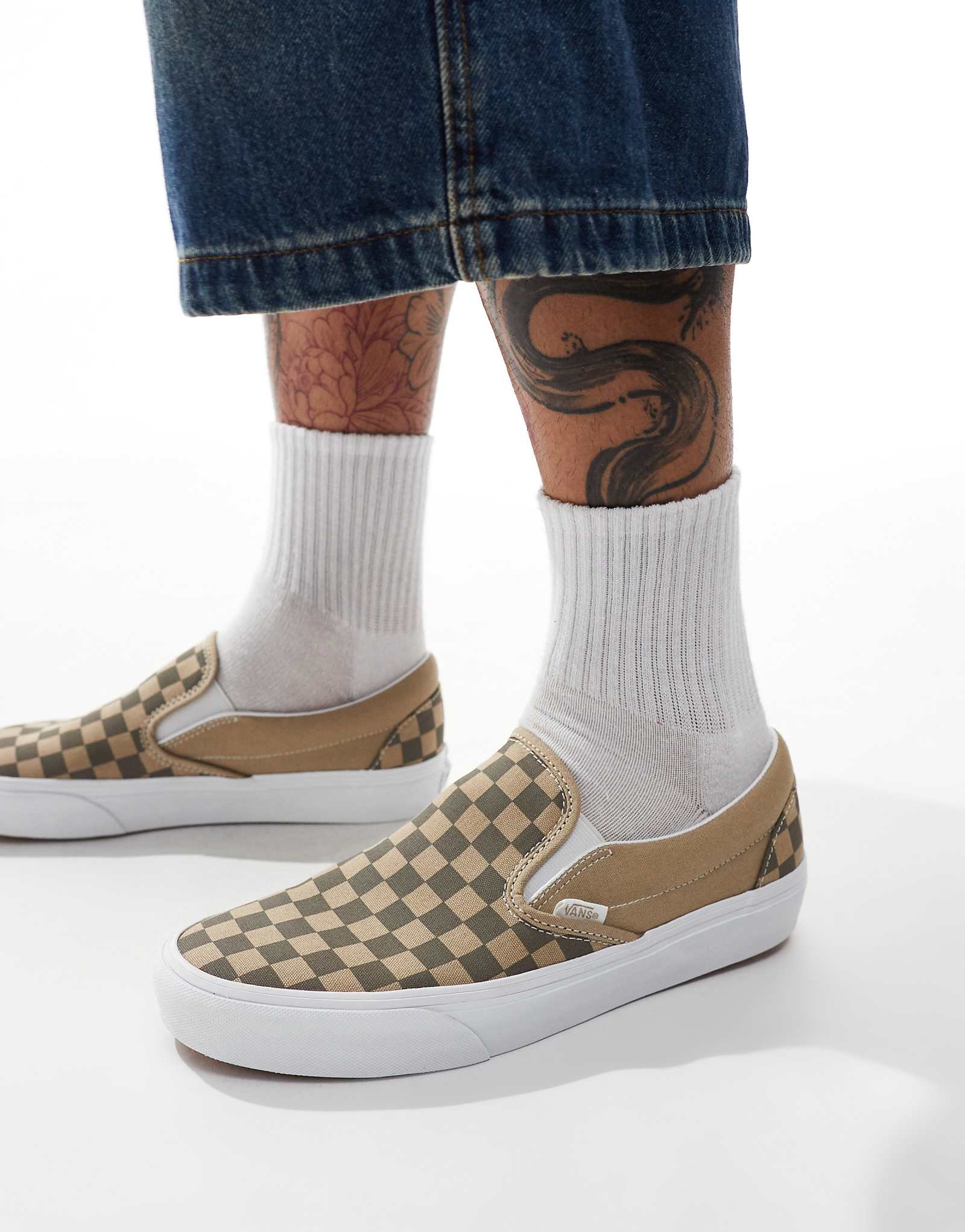 Кеды Vans Classic Slip-on в бежевом цвете с клетчатым принтом 9190₽