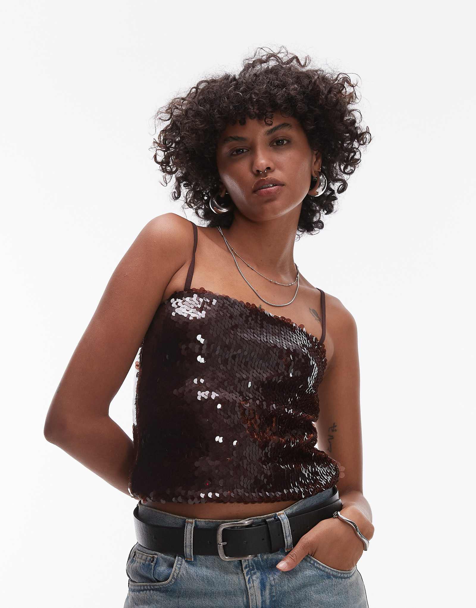 Коричневая майка с крупными блестками от Topshop 3790₽