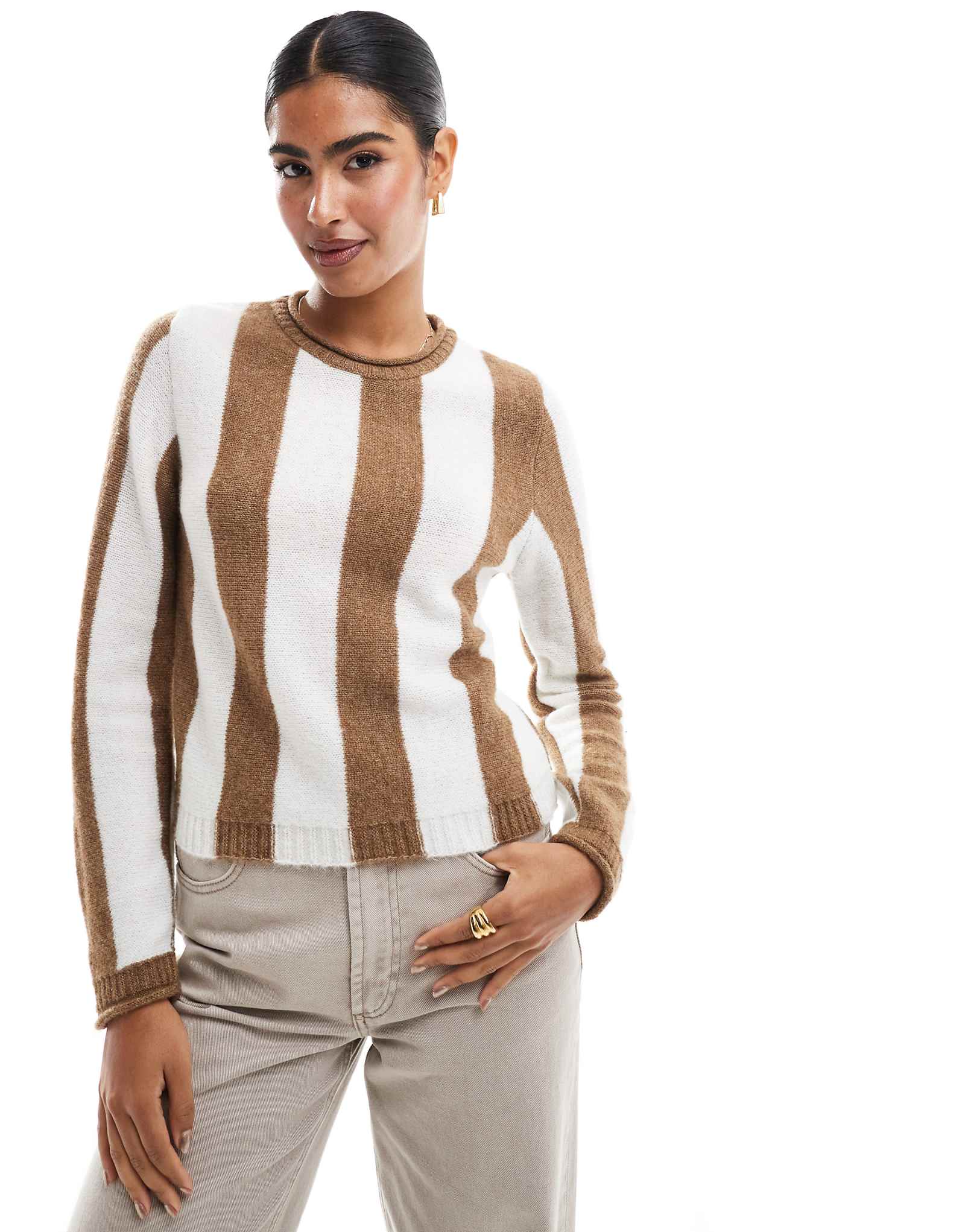 Дизайнерский вязаный свитер оверсайз от ASOS в кремовую полоску 2090₽