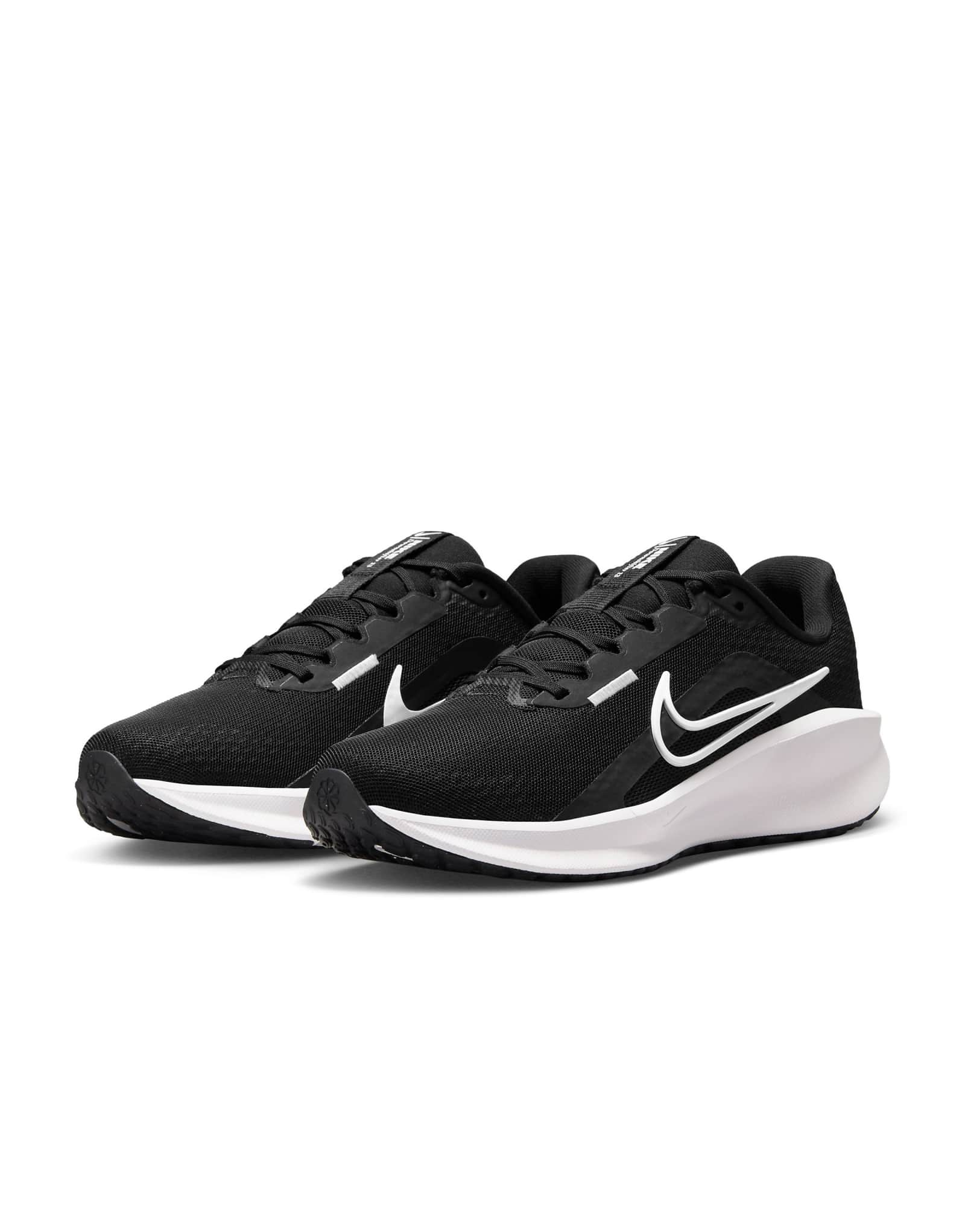 Кроссовки Nike Running Downshifter 13 черно-белого цвета 9990₽