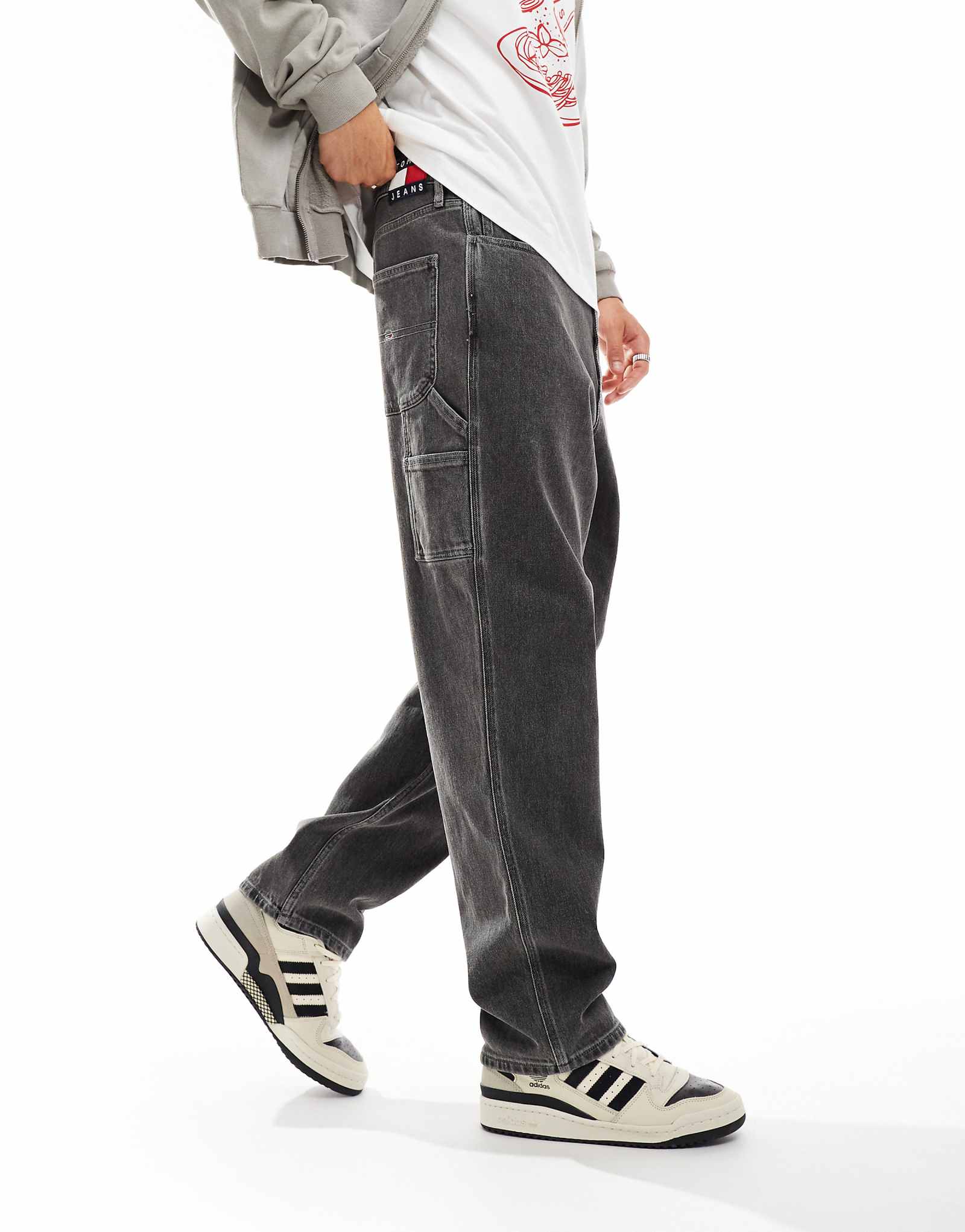 Джинсы Tommy Jeans skater carpenter черного цвета 22890₽