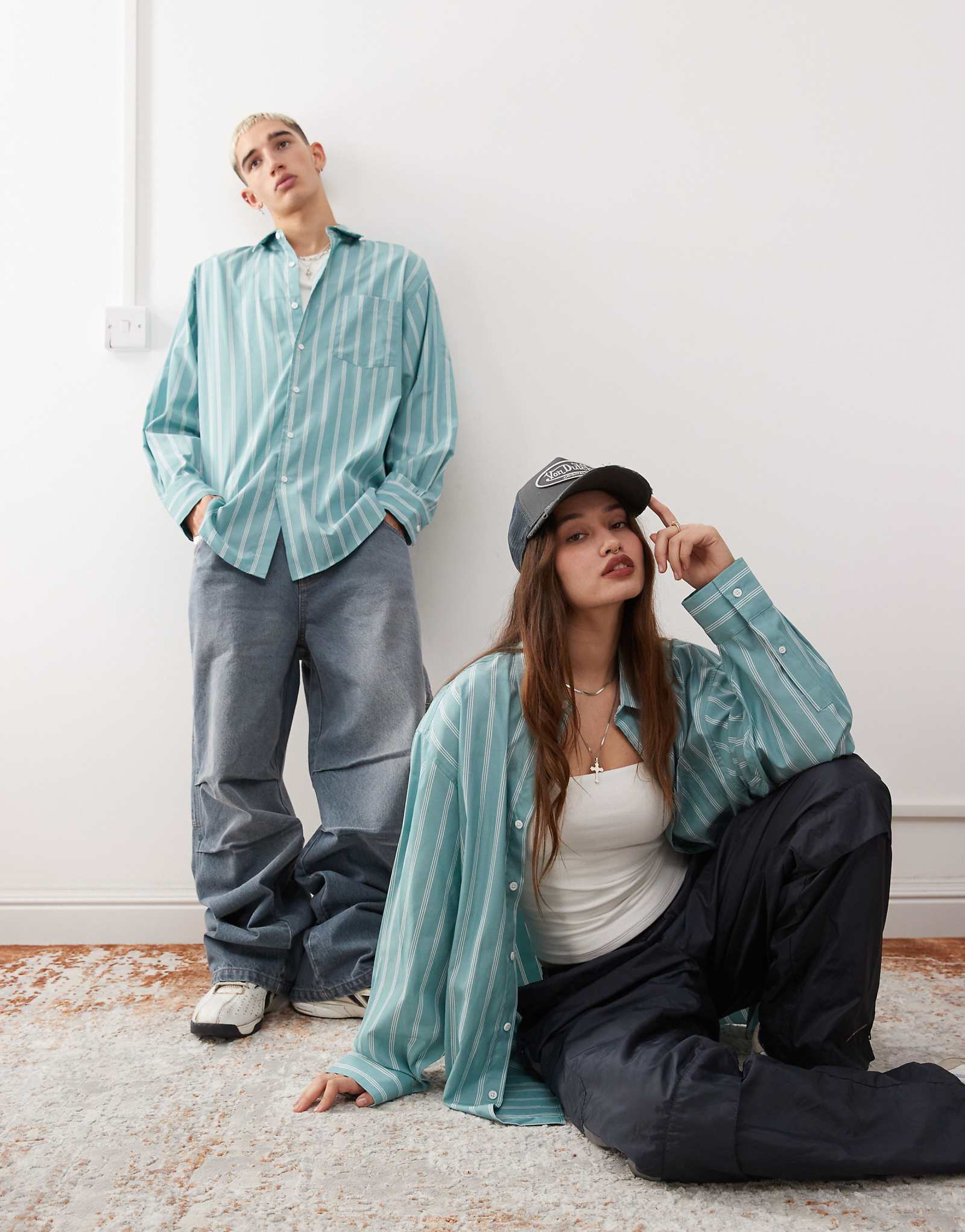 Рубашка оверсайз унисекс в зеленую полоску COLLUSION 5190₽