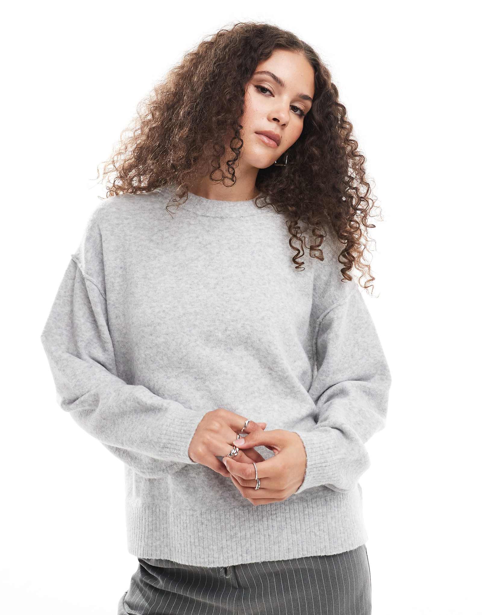 Свитер из полушерстяной ткани Weekday Funda серого меланжа 4890₽