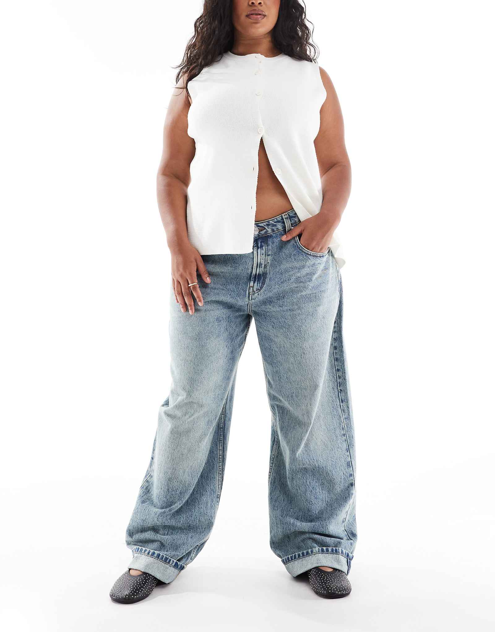 Облегающие джинсы-бойфренды ASOS DESIGN Curve средней посадки с отложным воротником винтажного темно-синего цвета 7790₽