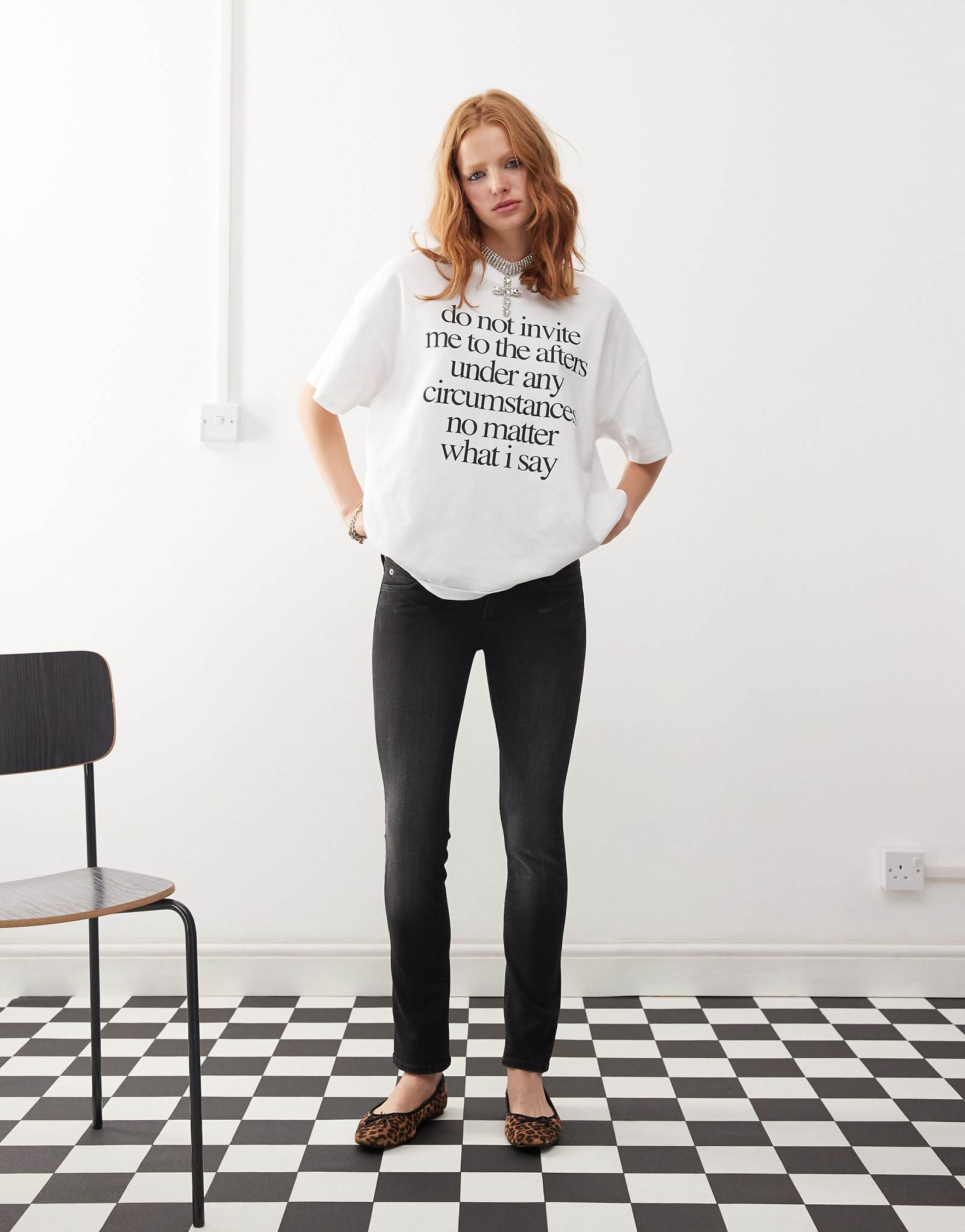 Дешевые понедельника Sleezie низкая посадка супер стрейч джинсы-скинни потертый выцветший черный 6190₽