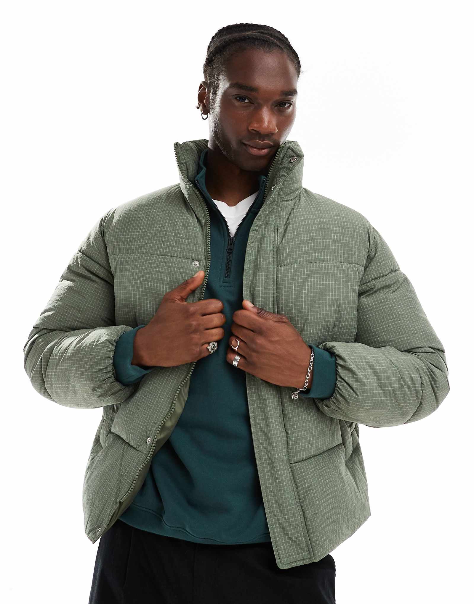 Пуховик COLLUSION с воронкообразным вырезом и подкладкой из рипстопа цвета хаки 8090₽