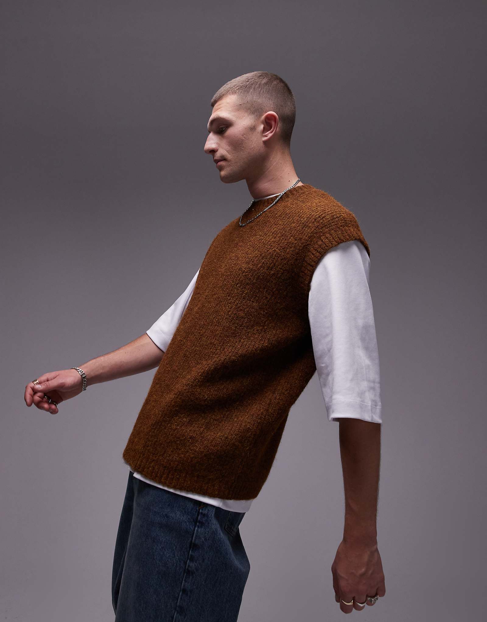 Коричневый жилет свободного кроя Topman 6690₽