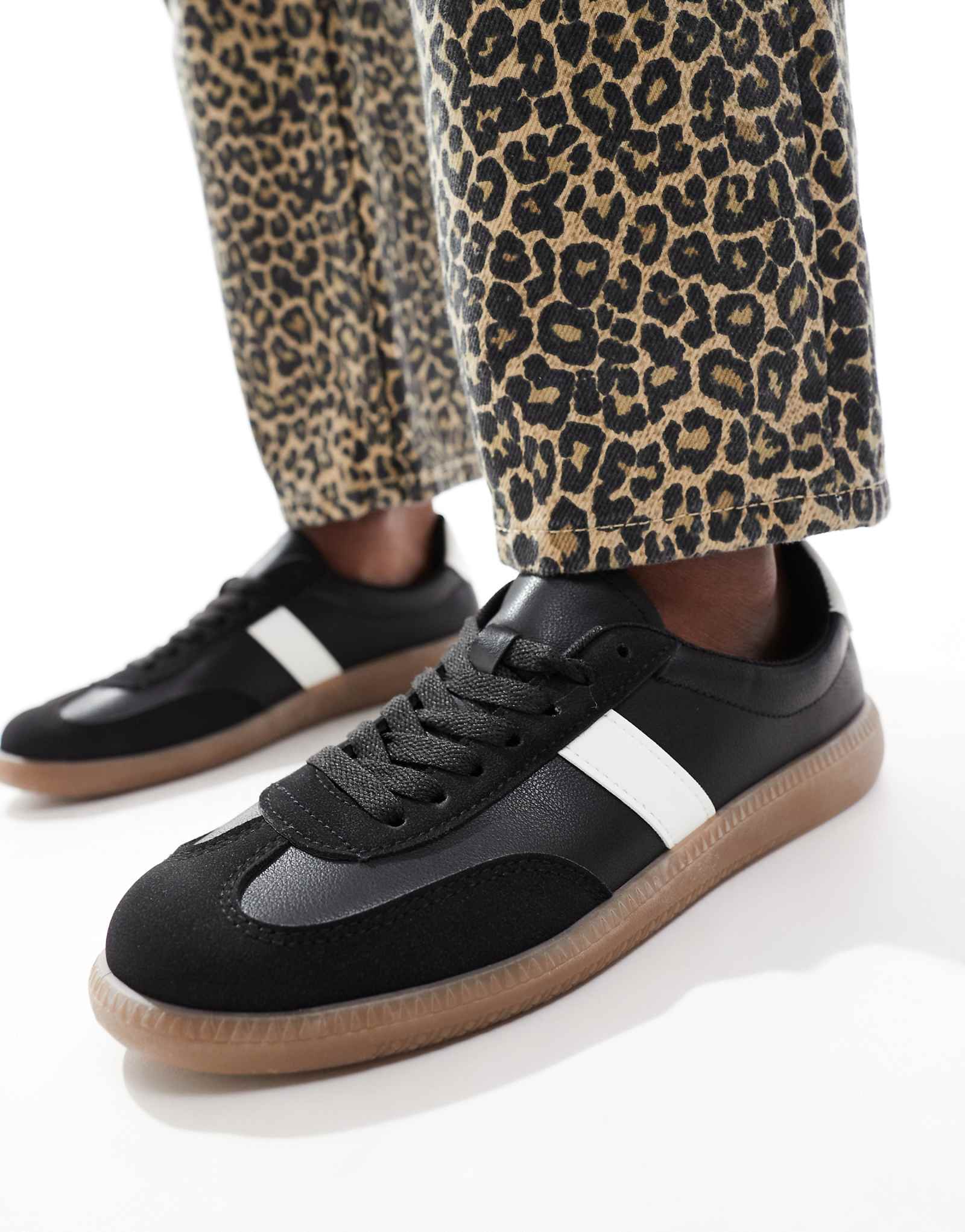 Кроссовки London Rebel Cally на резиновой подошве черно-белого цвета 5290₽