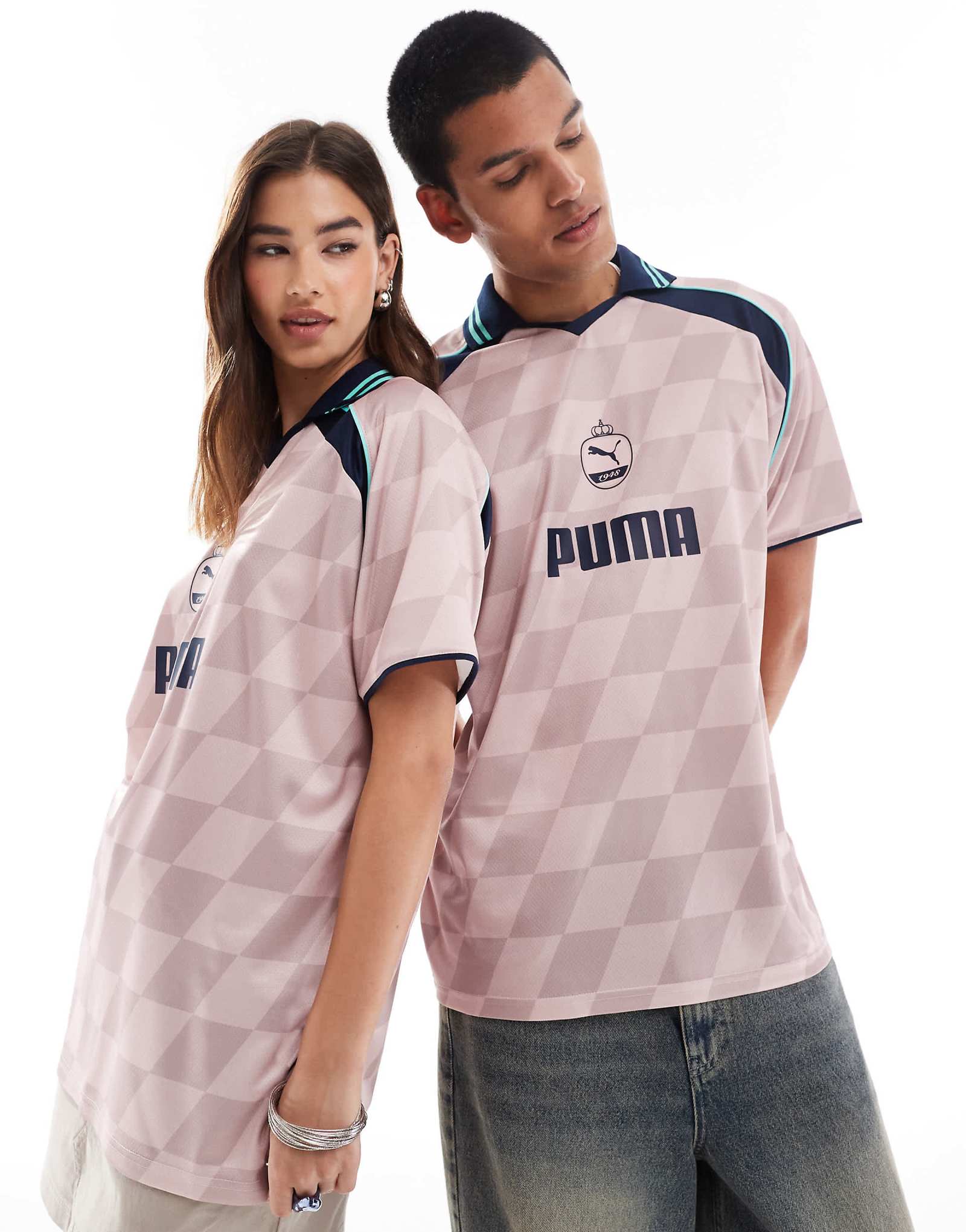 Футбольная майка PUMA в розовом и черном цветах 7690₽