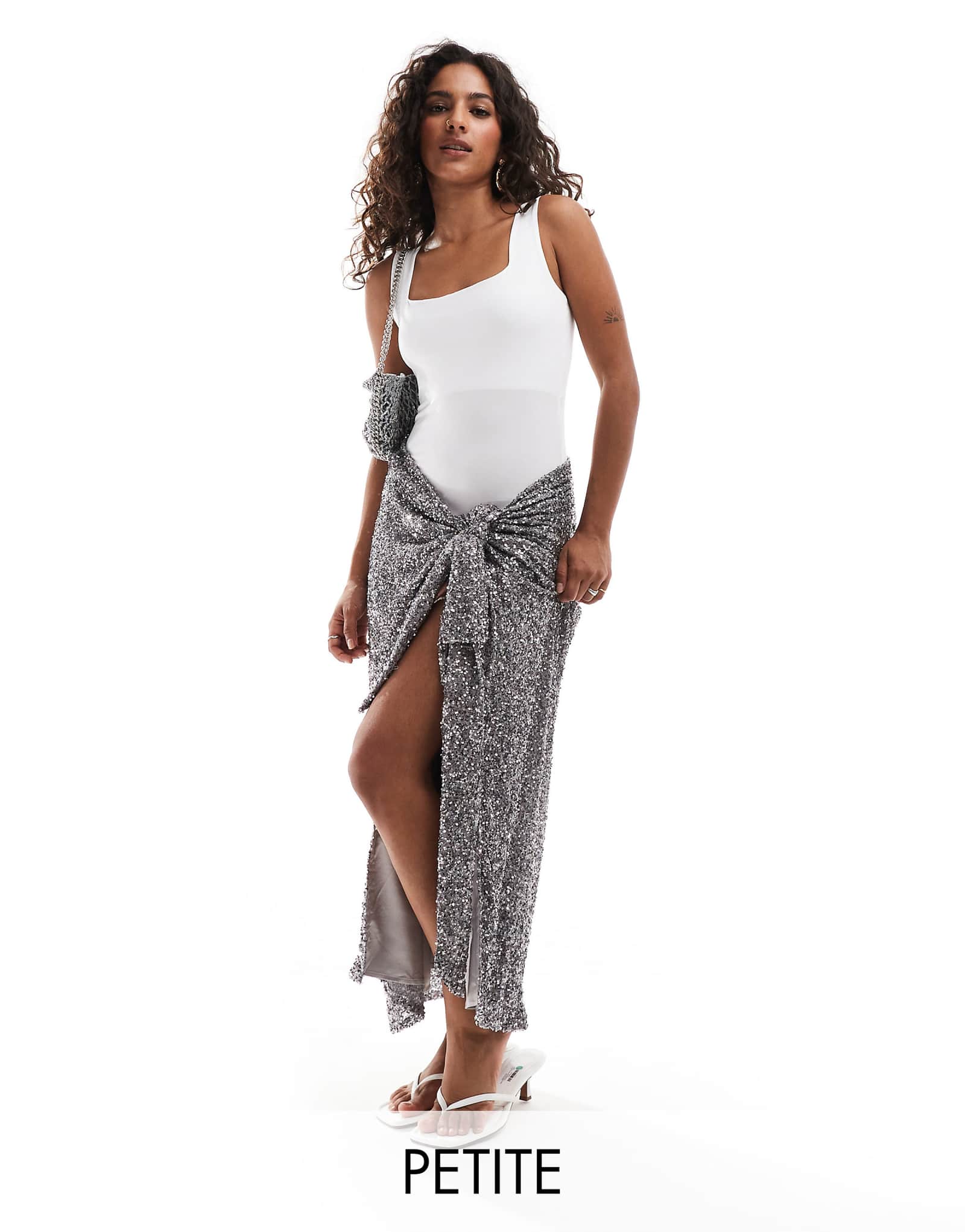 Никогда не одевавшаяся полностью миниатюрная юбка-миди с принтом Jaspre цвета древесного угля 28890₽