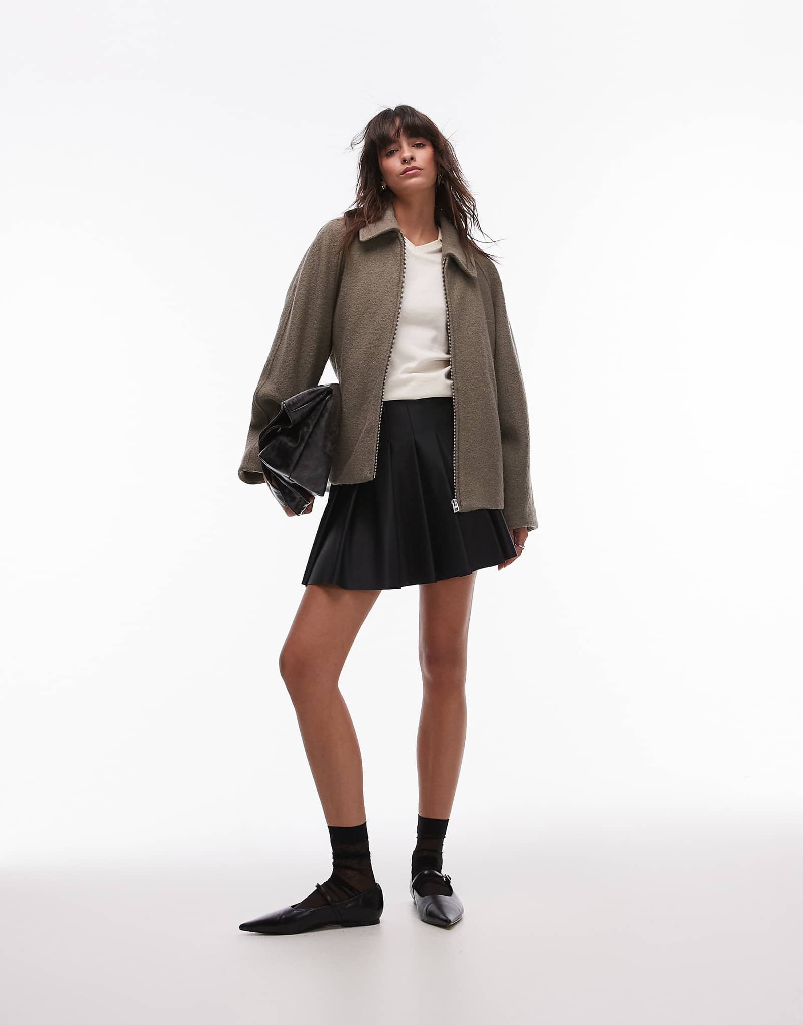 Куртка-бомбер из войлока Mango цвета хаки 14590₽