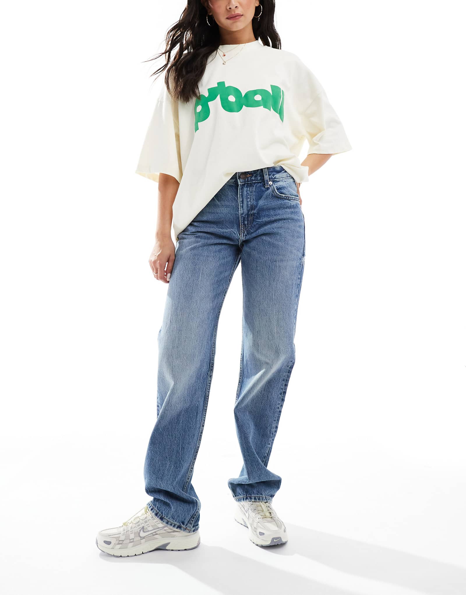 Джинсы прямого кроя Pull-Bear средней посадки средне-синего цвета