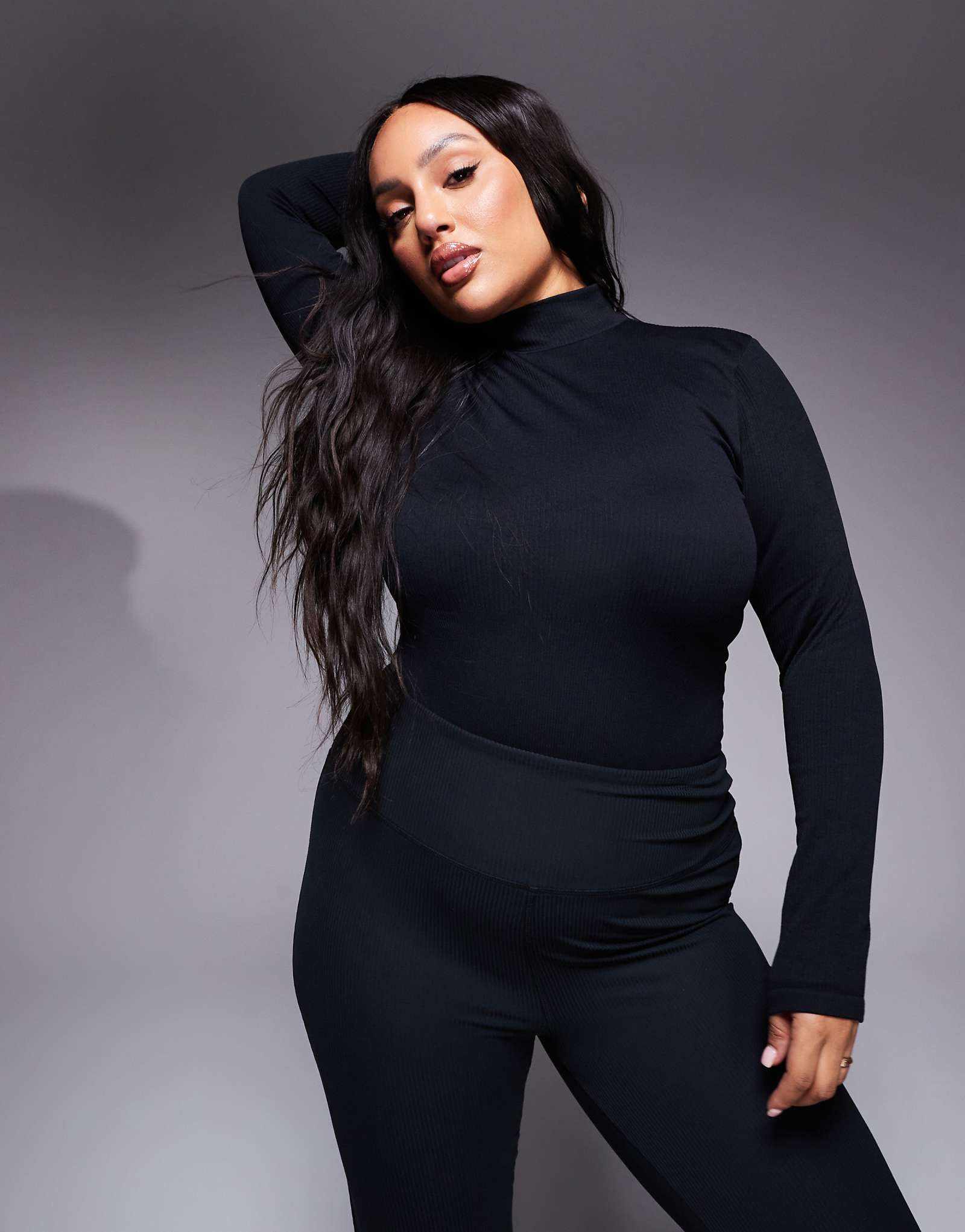 ASOS 4505 Ski Curve бесшовное термобелье с базовым слоем для катания на лыжах черного цвета 4090₽