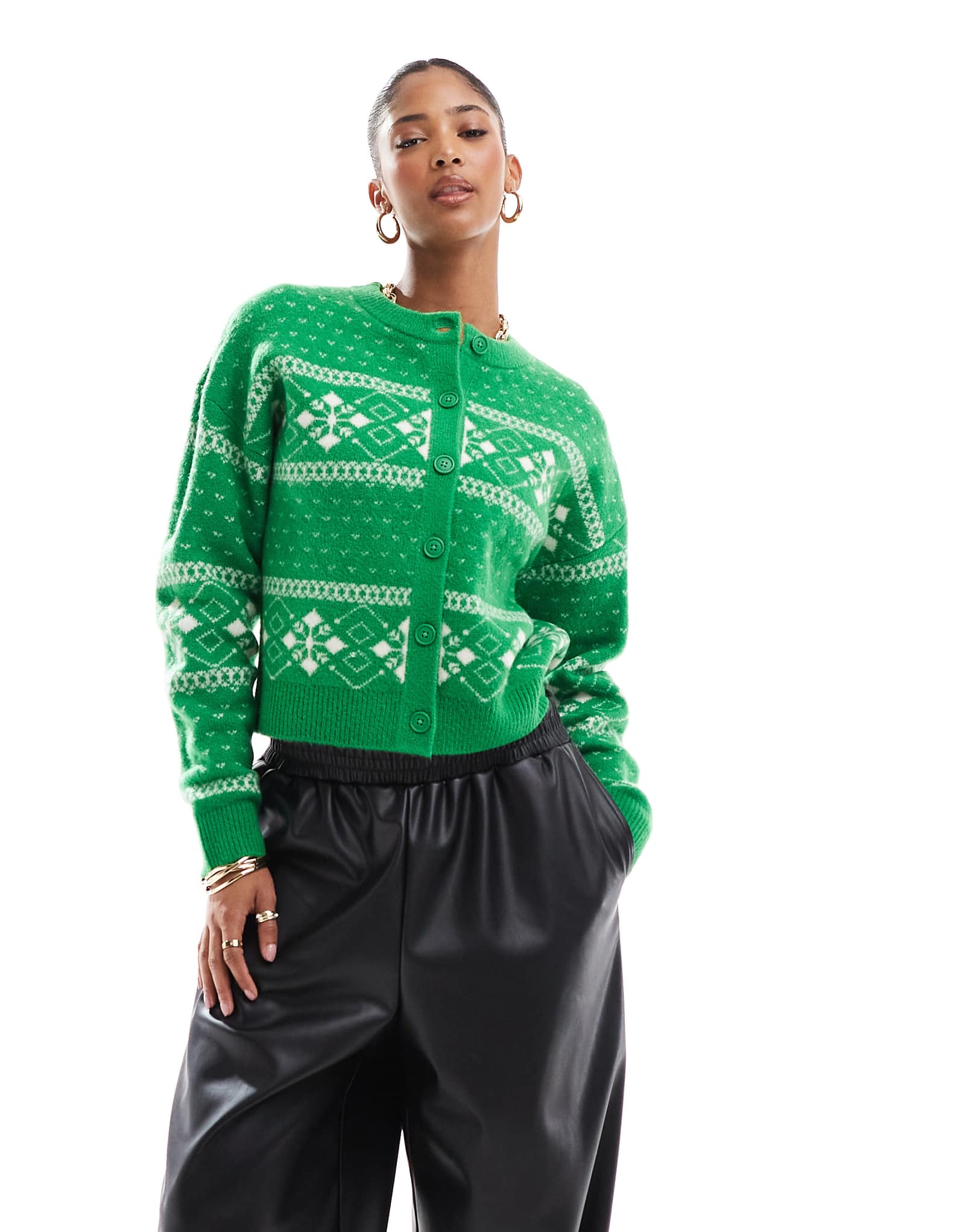 ДИЗАЙНЕРСКИЙ кардиган ASOS с круглым вырезом горловины и рисунком fairisle зеленого и кремового цветов 6690₽