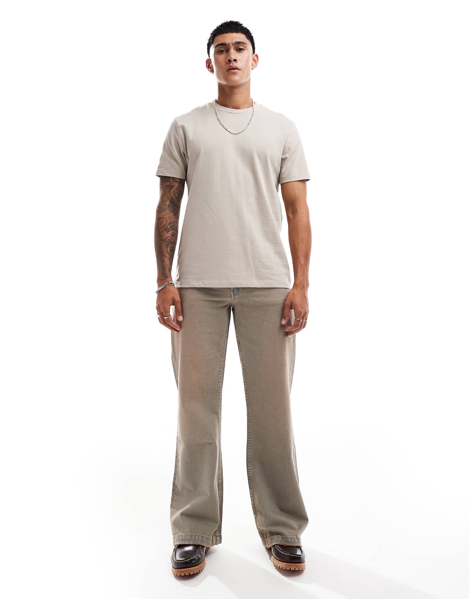 ДИЗАЙНЕРСКИЕ широкие джинсы-клеш ASOS в легкой стирке с оттенком 6190₽