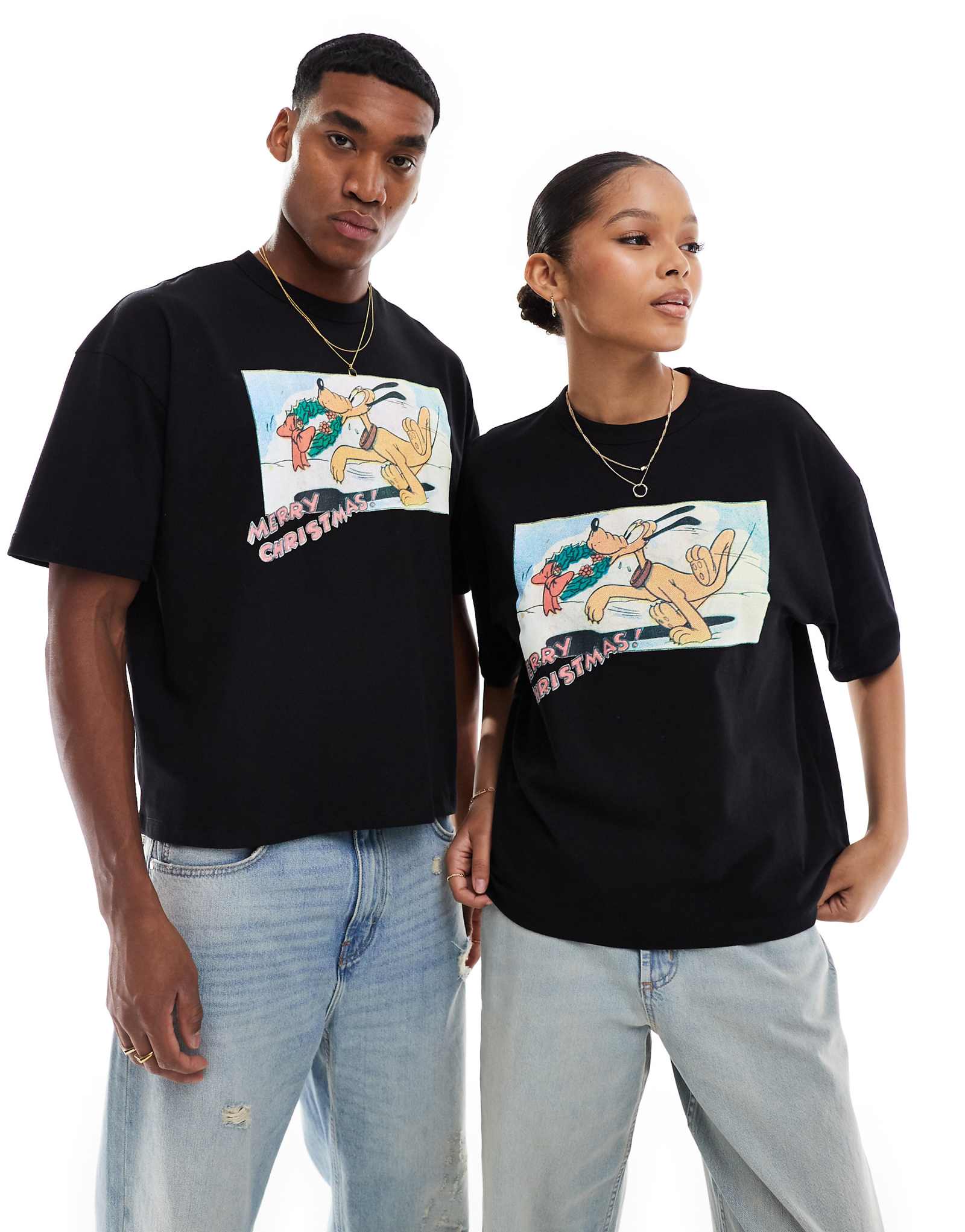 Дизайнерская рождественская футболка оверсайз в стиле Дисней от ASOS с принтом Плутона спереди черного цвета 4990₽