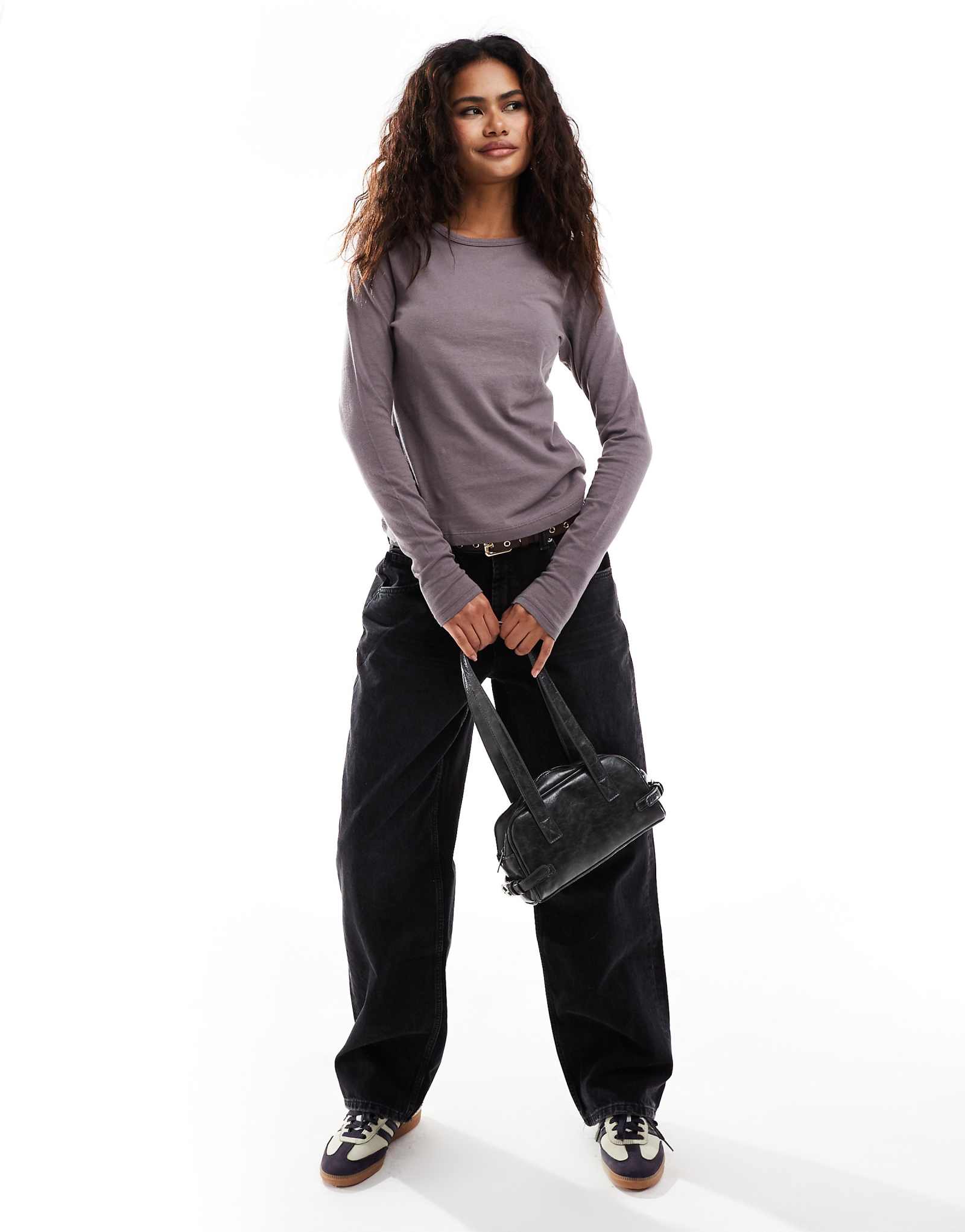 Футболка с длинным рукавом Weekday Milly super soft slim fit из моле 3090₽