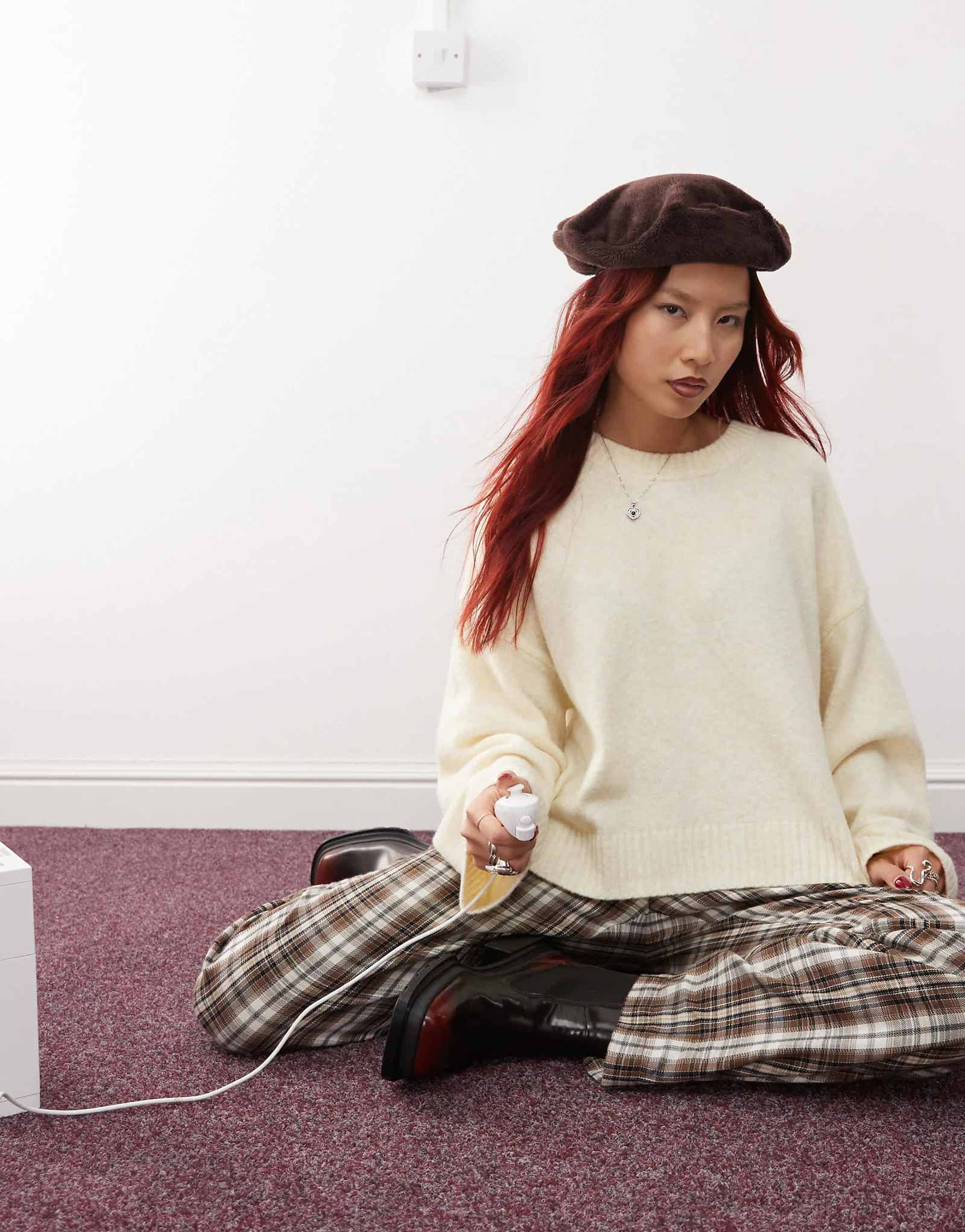 Непринужденный вязаный свитер Monki с круглым вырезом из серого меланжа 2990₽