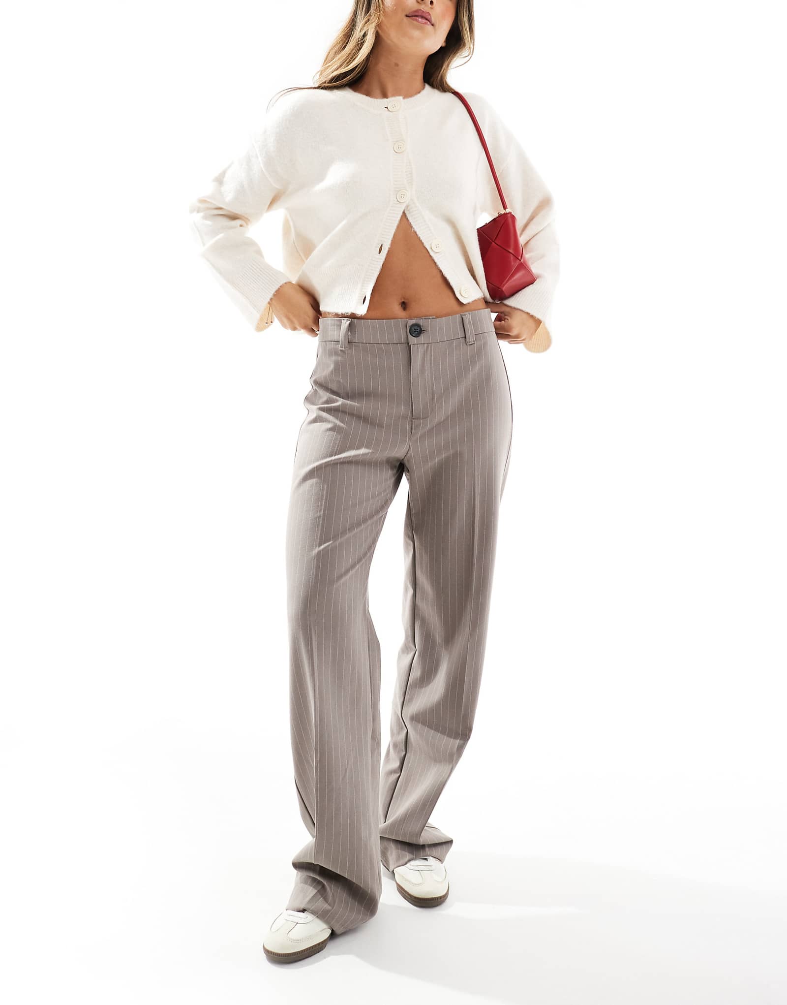 Сшитые на заказ брюки Pull-Bear с высокой талией в бежевую полоску 7890₽