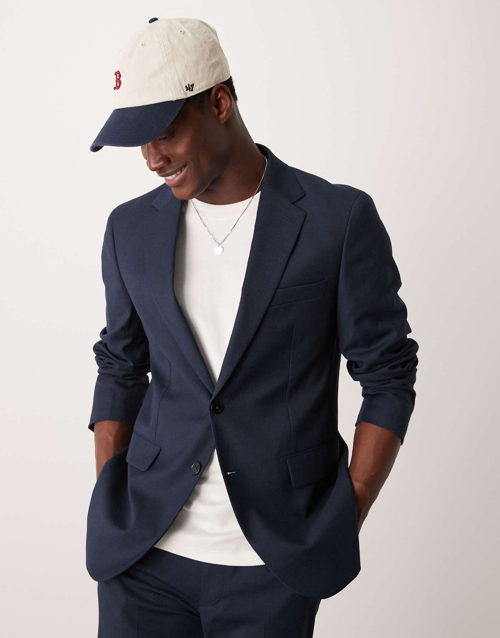 Блейзер от Mango обычного покроя темно-синего цвета 19590₽