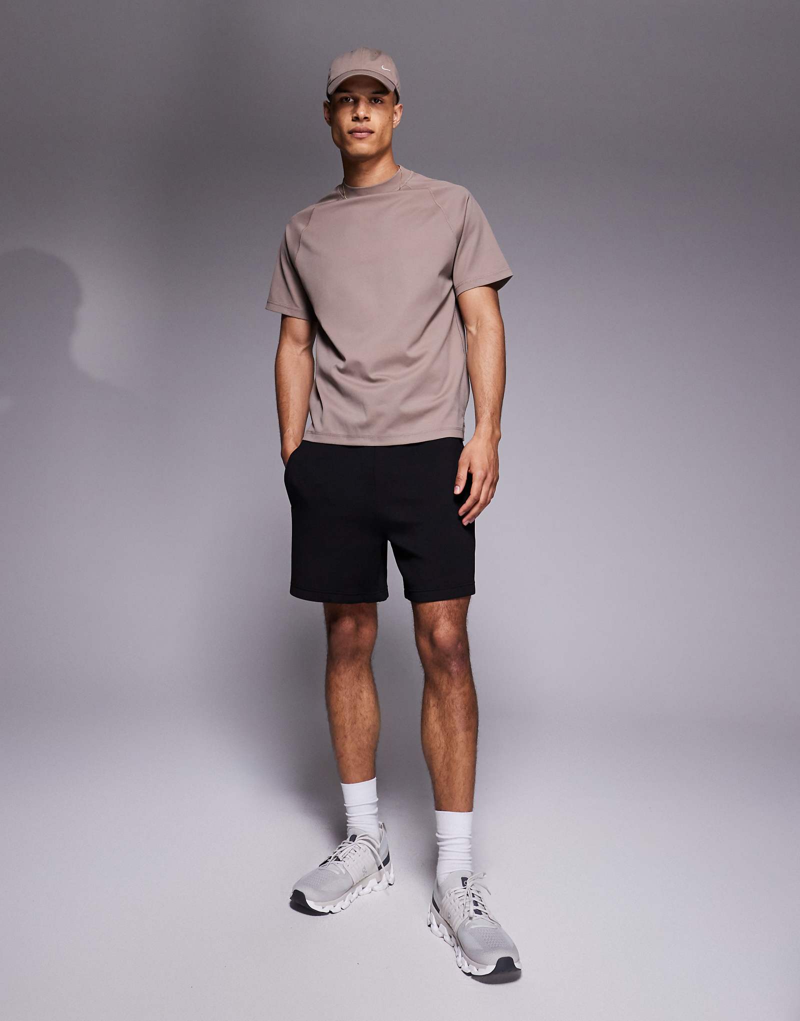 ASOS 4505 Icon 7-дюймовые быстросохнущие спортивные шорты из флиса черного цвета 5290₽