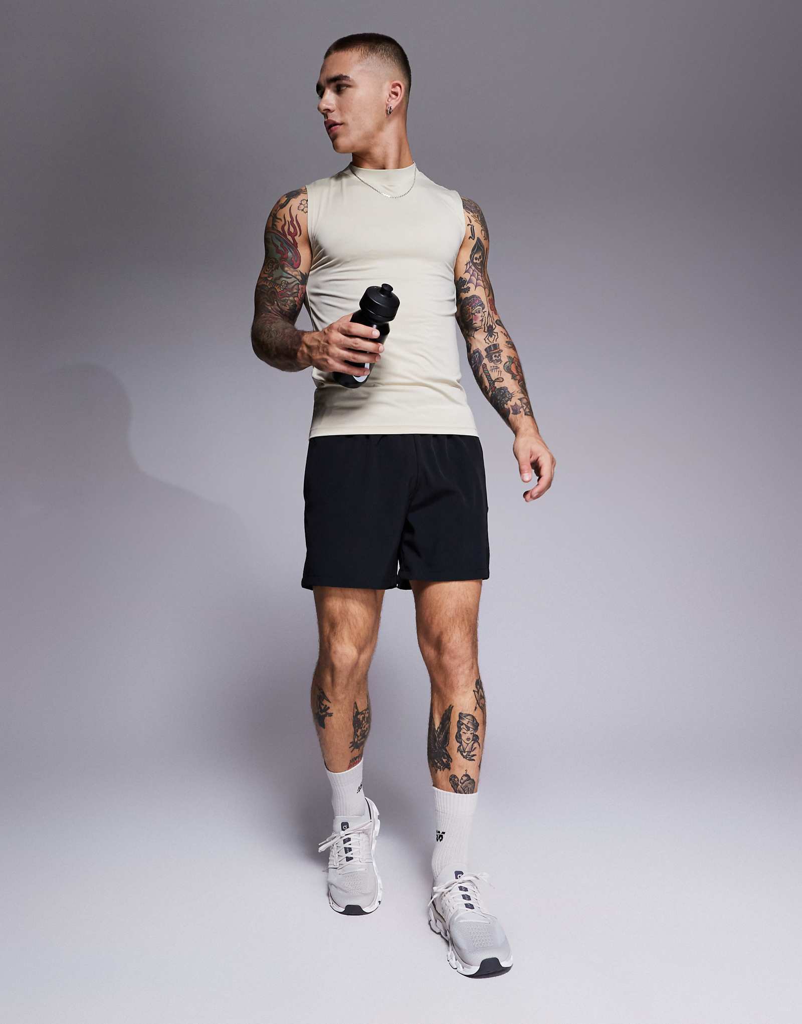 ASOS 4505 Icon 5-дюймовые быстросохнущие тренировочные шорты с карманами на молнии черного цвета 5290₽