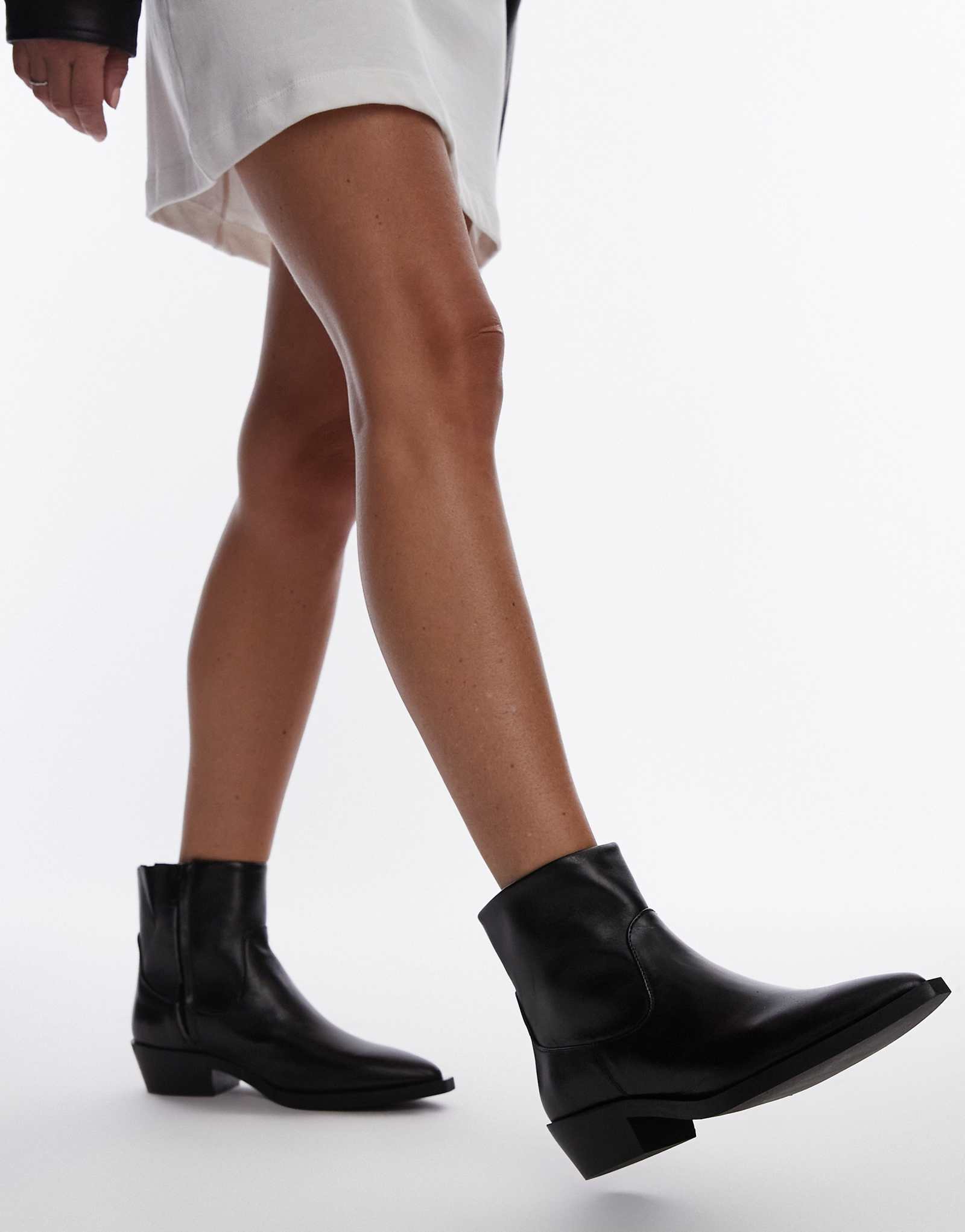 -Other Stories кожаные сапоги в стиле вестерн черного цвета 31790₽