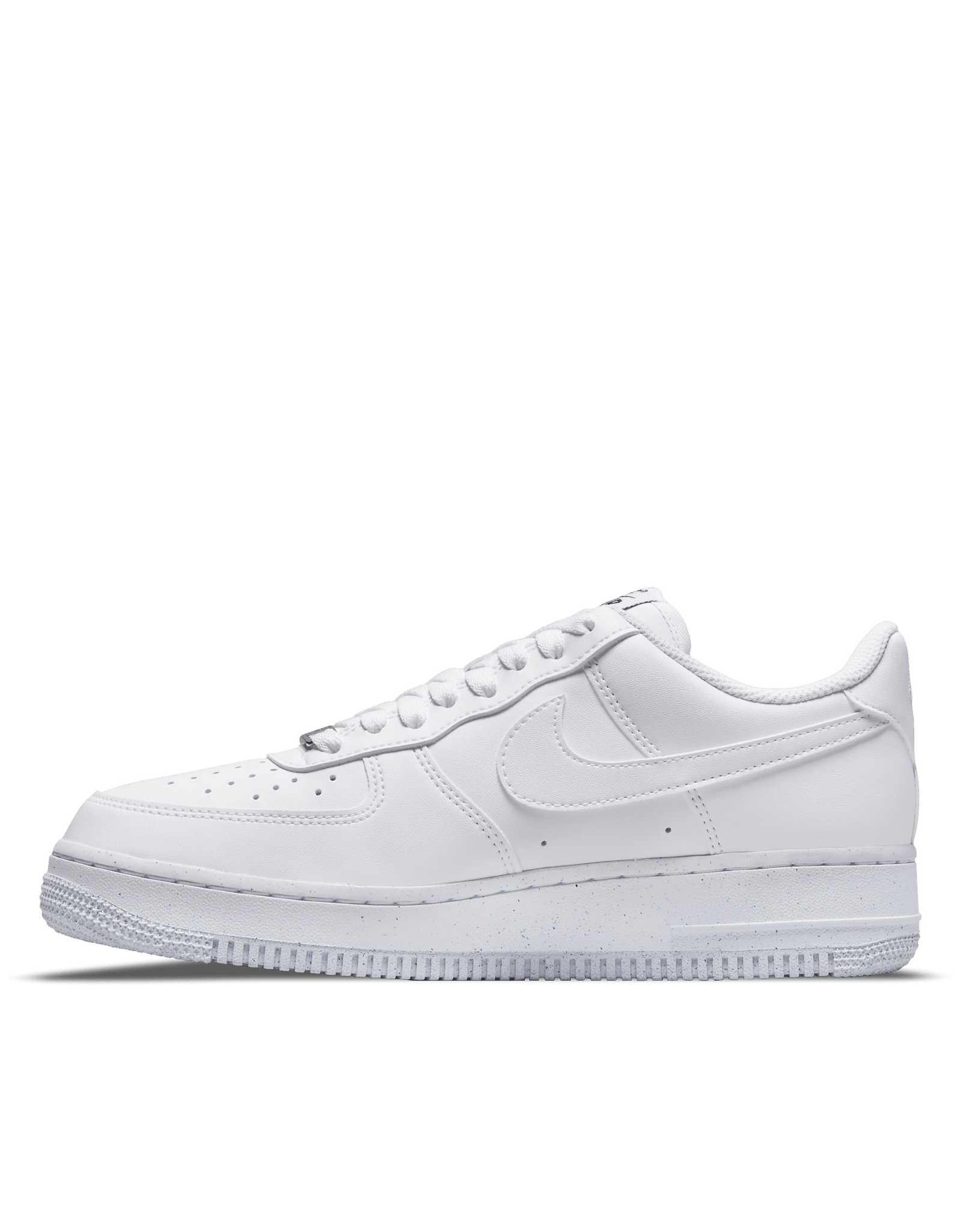 Кроссовки Nike Air Force 1 07 NN белого цвета 23490₽