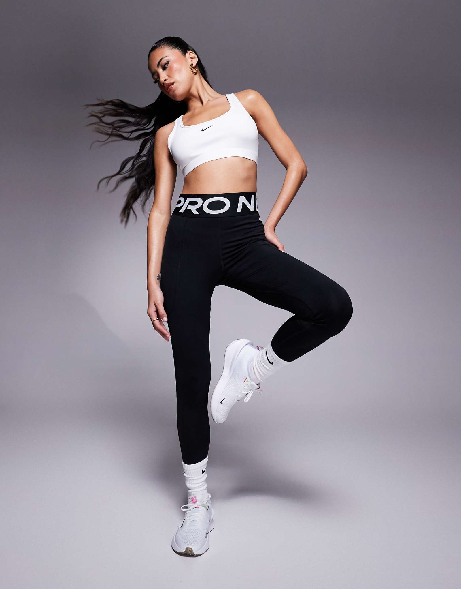 Черные леггинсы Nike Training Pro Sculpt с высокой талией 78 12290₽