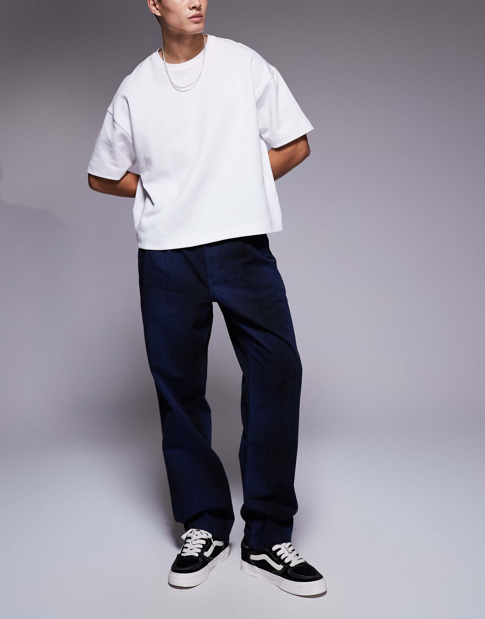 Свободные зауженные брюки в клетку Vans authentic chino черного и темно-синего цветов 8590₽