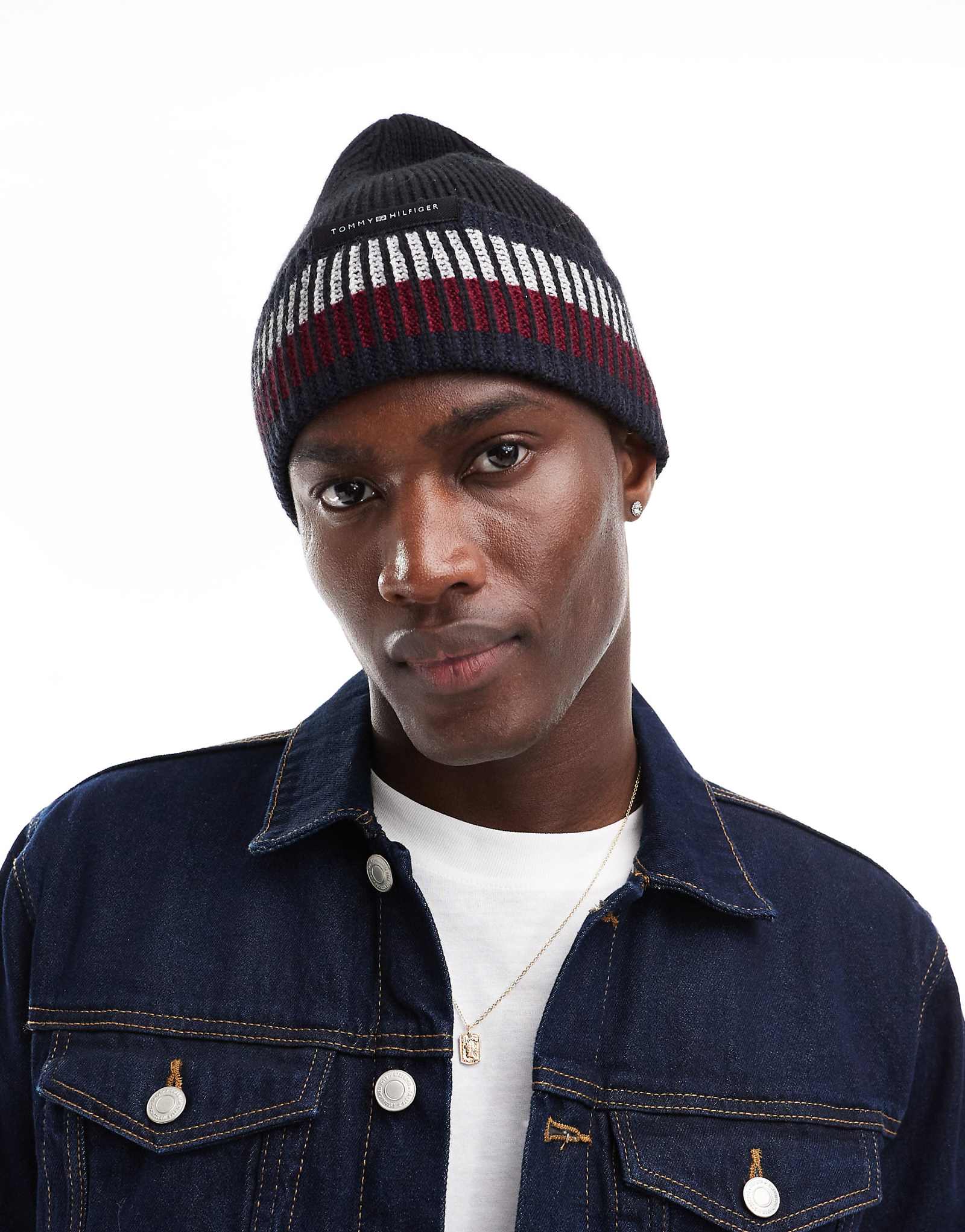 Шапка Tommy Hilfiger черная вязаная