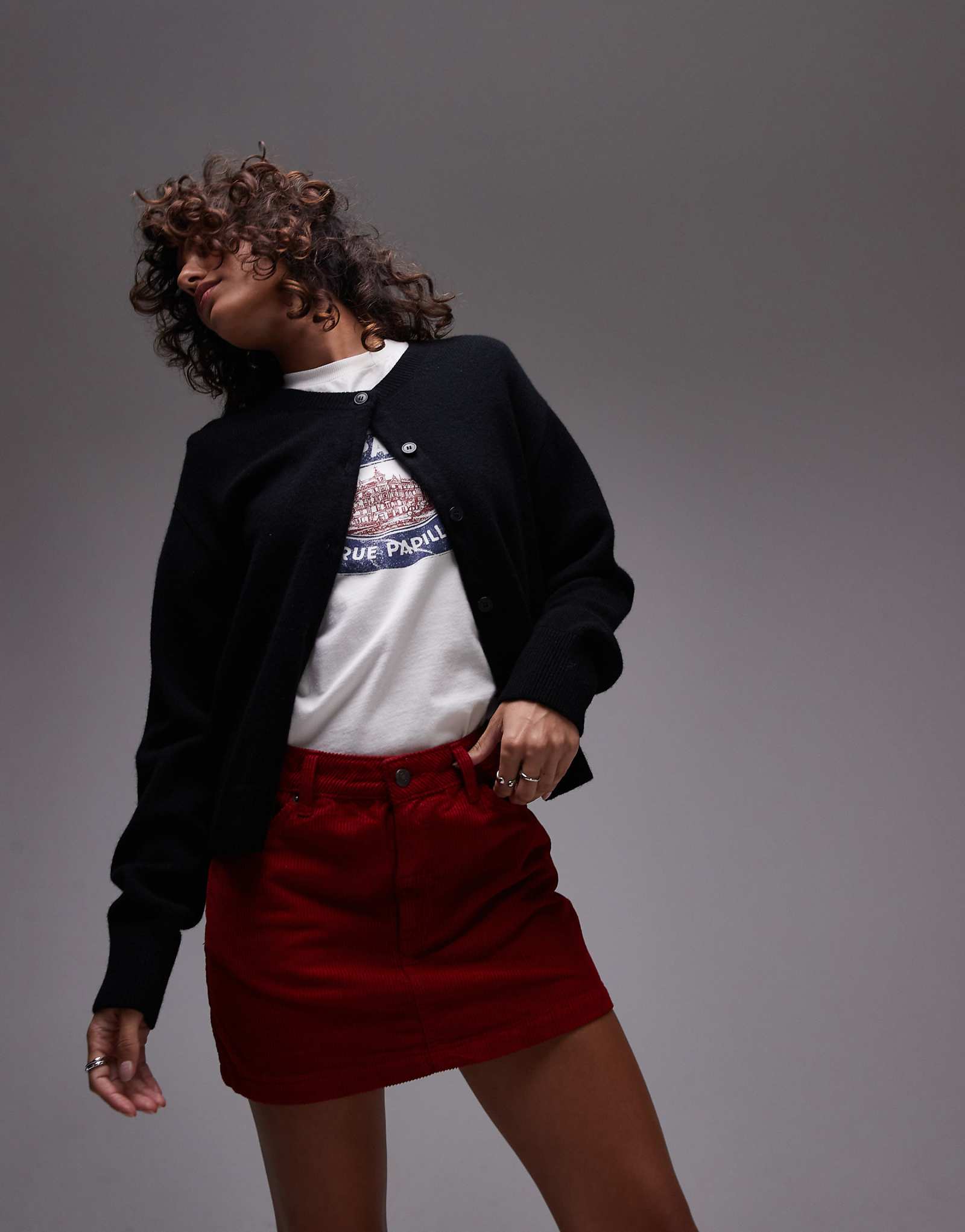 Мини-юбка из джинсового шнура Topshop с ламбрекеном бордового цвета 5390₽