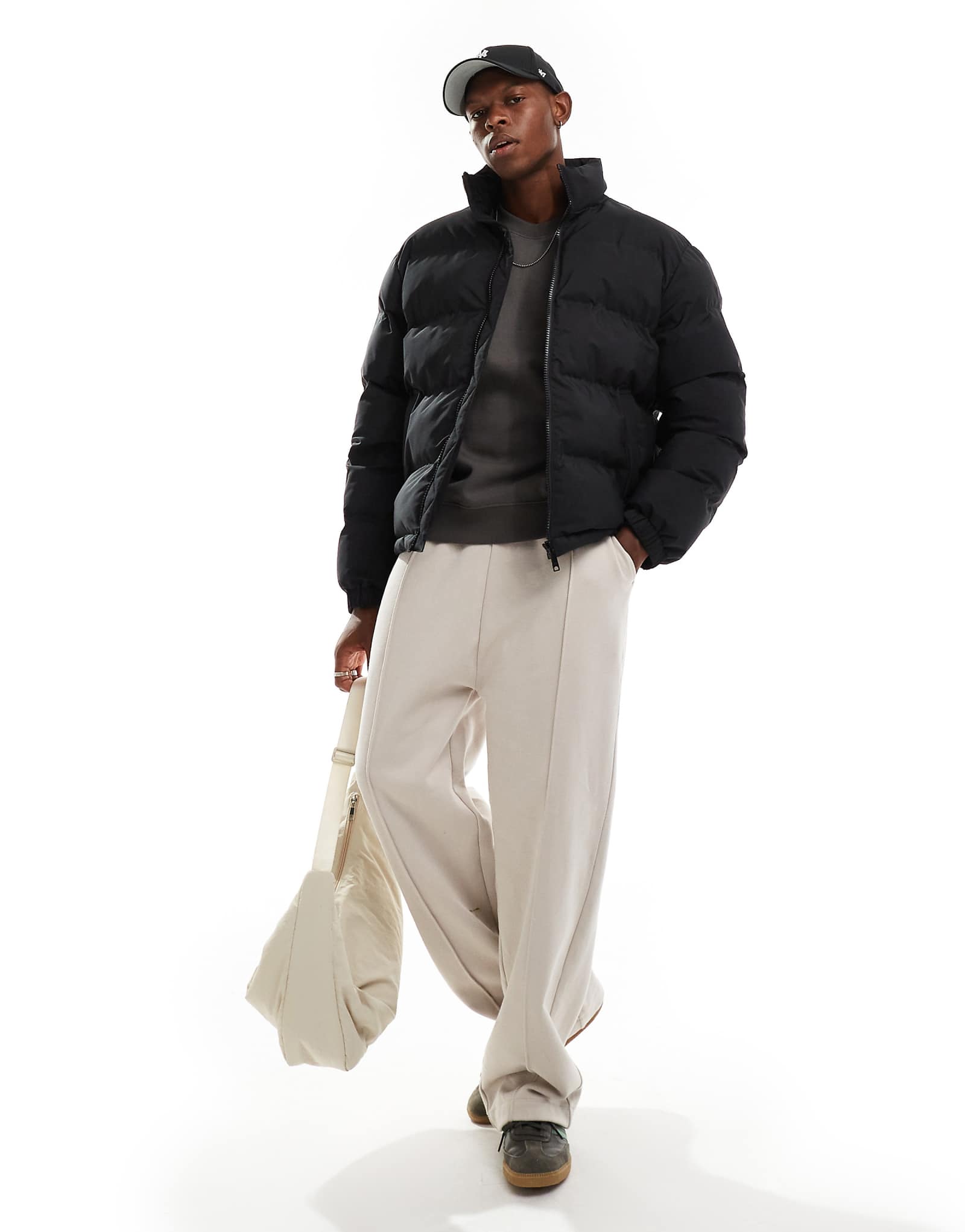 Пуховик Weekday Cole черного цвета 23890₽