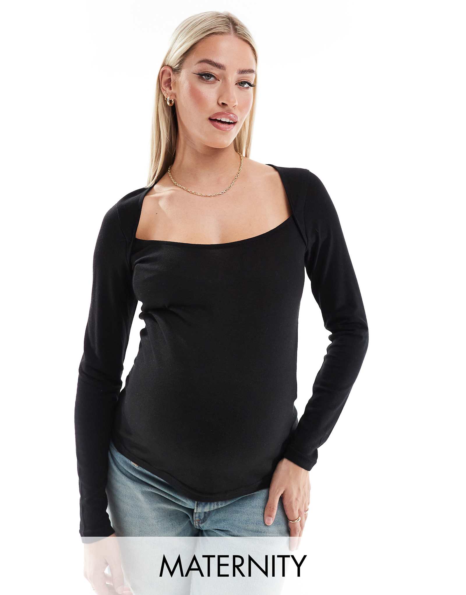 Футболка с длинным рукавом и квадратным вырезом Mamalicious Maternity черного цвета 4790₽