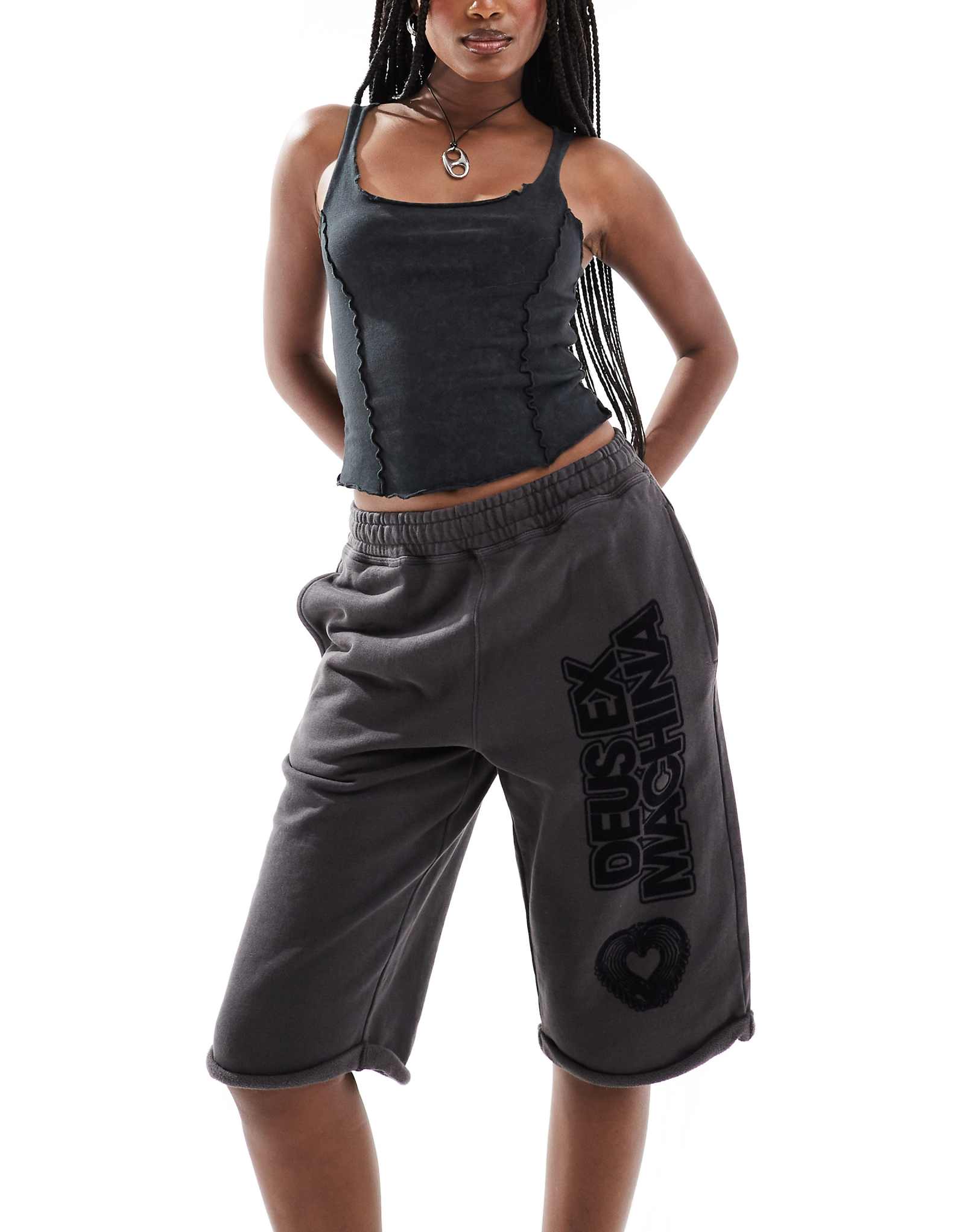 Черные трикотажные шорты Deus Ex Machina из перекрашенного джерси 13990₽