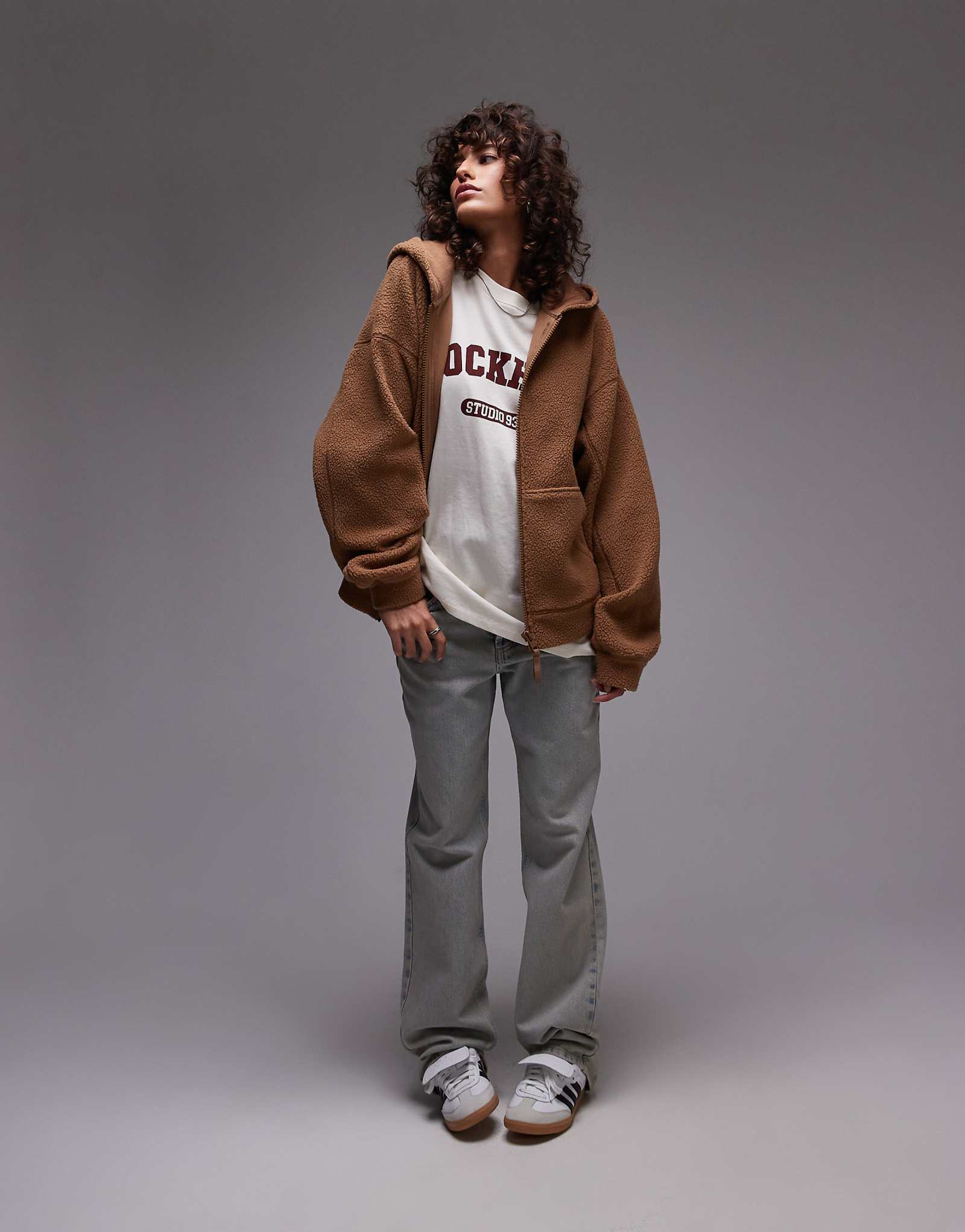 Флисовая толстовка Topshop borg с капюшоном на молнии цвета ириски 12890₽