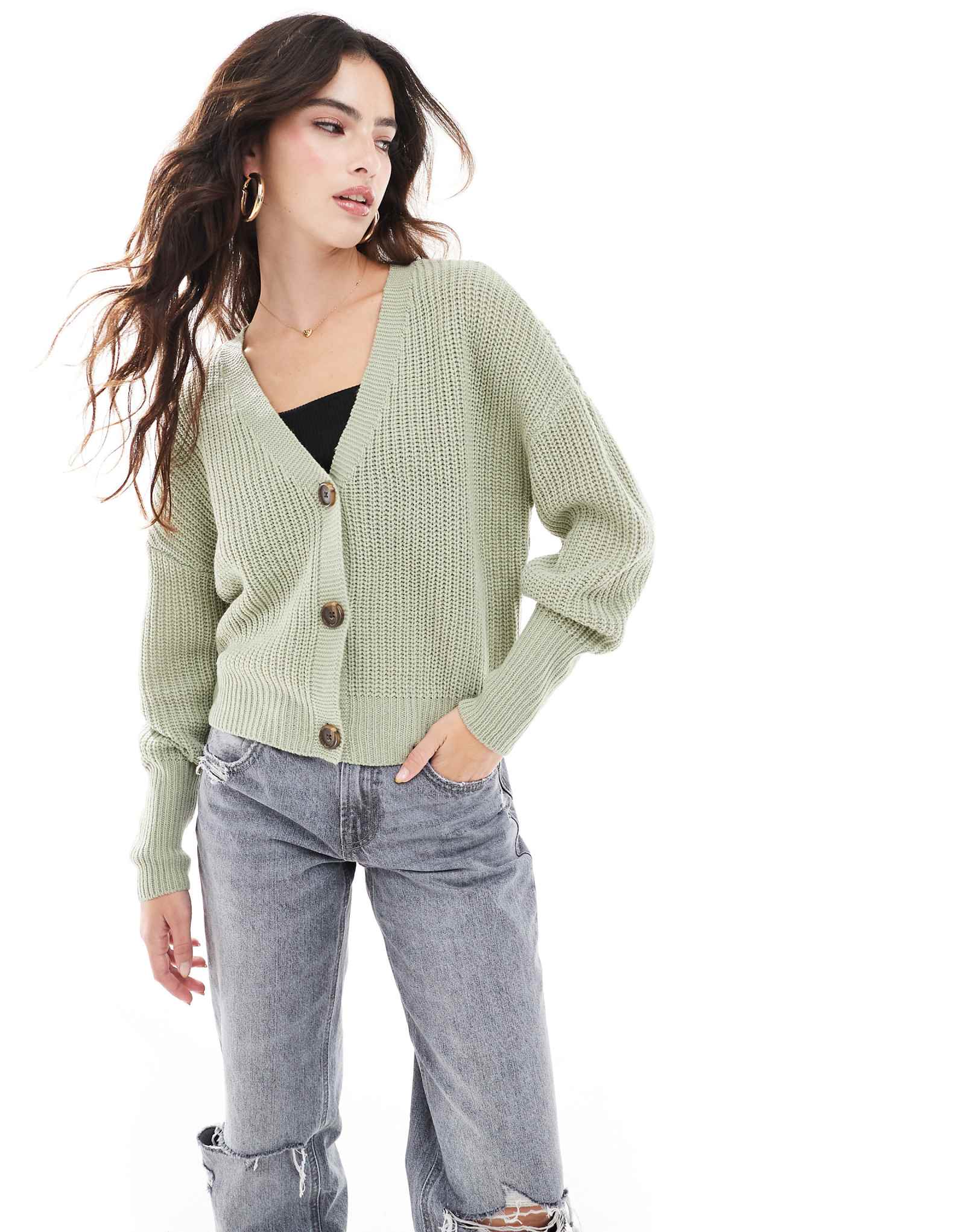 Кардиган Vero Moda из плотного трикотажа в рубчик на пуговицах шалфейно-зеленого цвета 9590₽