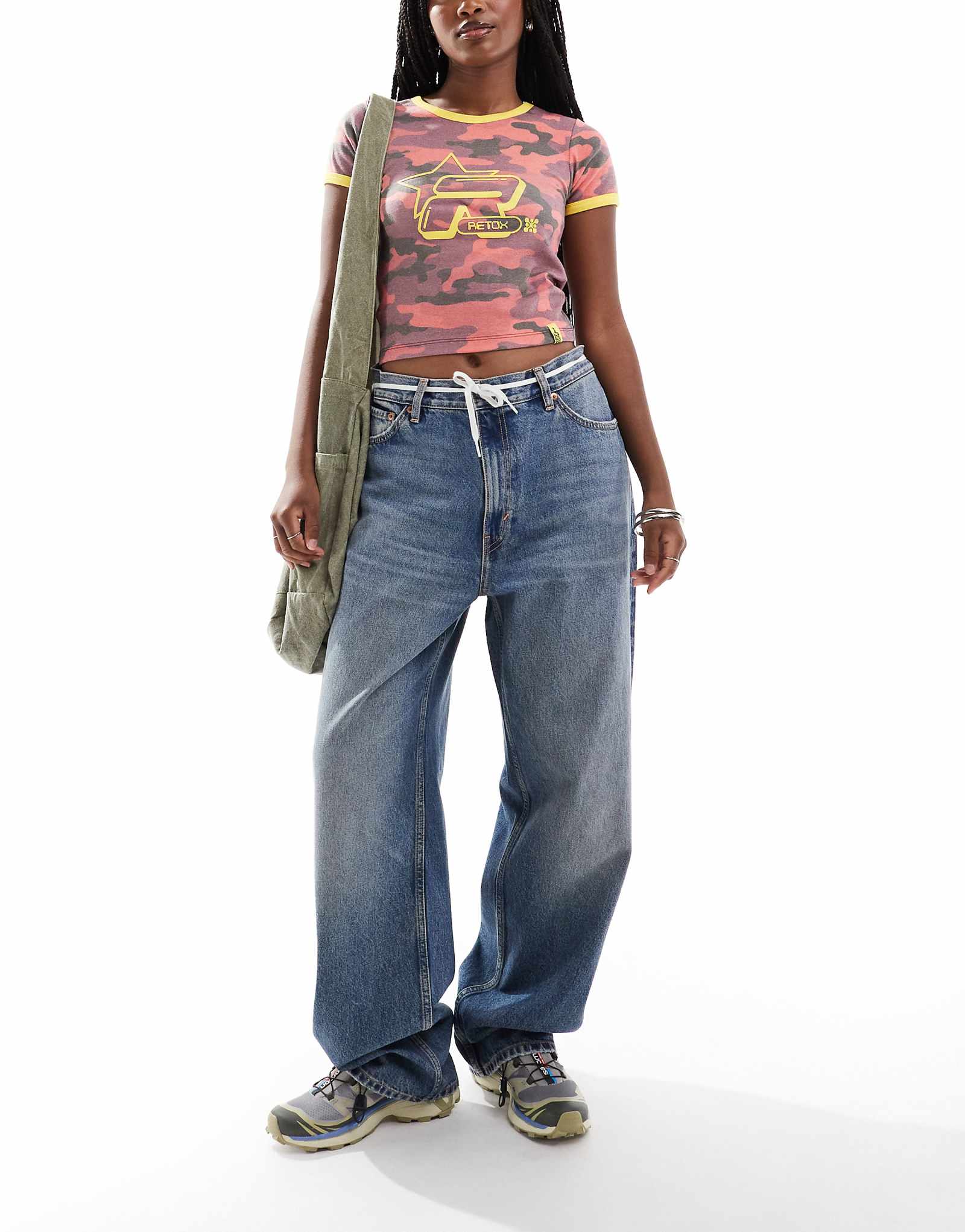 Джинсы свободного покроя со средней посадкой в стиле Будний день железно-синего цвета 11290₽