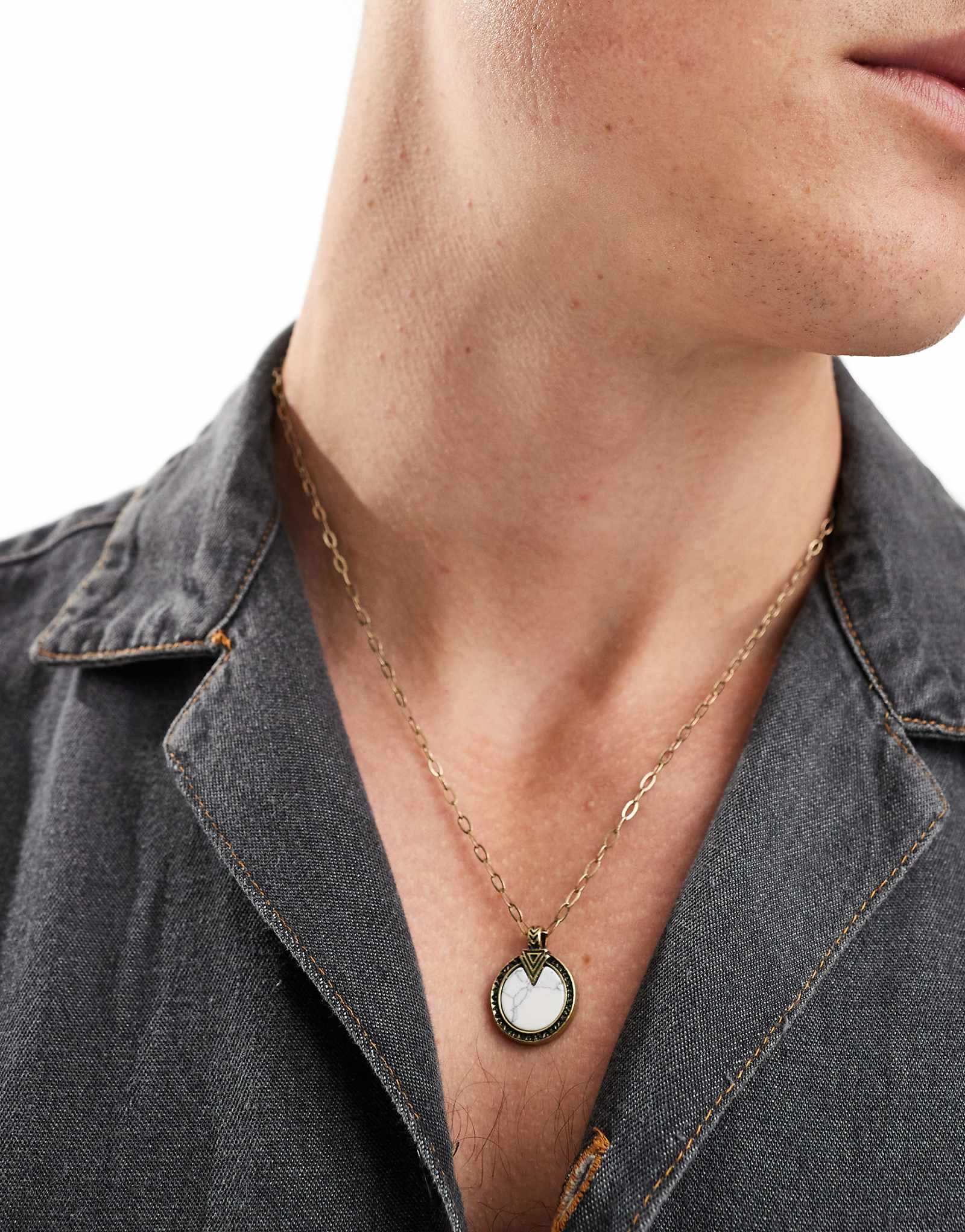 Классическое ожерелье с подвеской из белого камня 77 пробы в золоте 3490₽