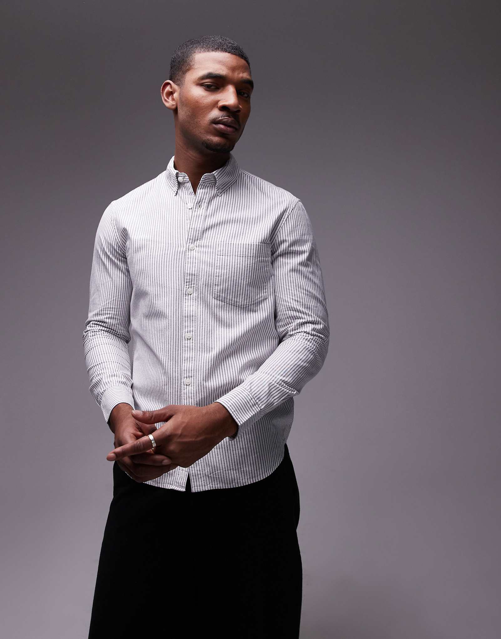 Оксфордская рубашка ARKET серого цвета 11890₽