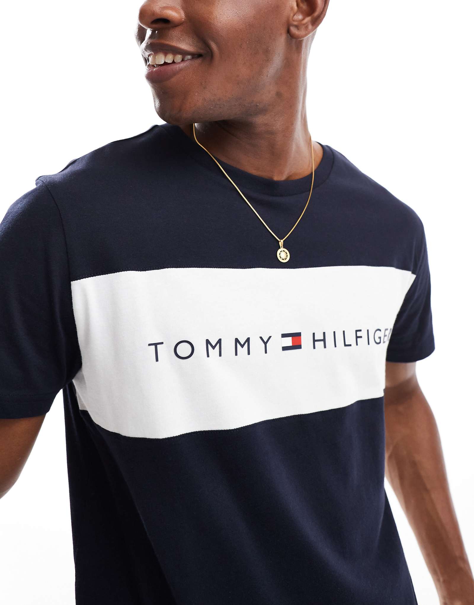 Футболка Tommy Hilfiger color block темно-синего цвета 15690₽