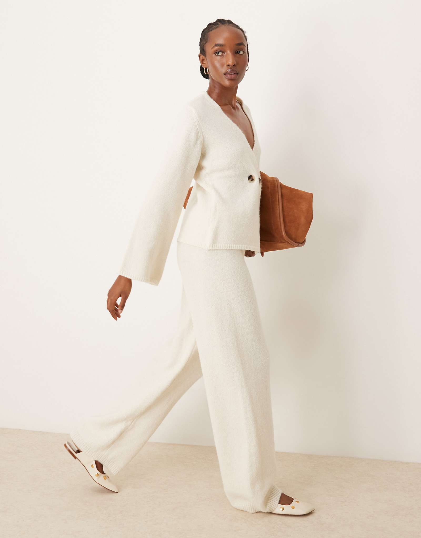 Широкие трикотажные брюки YAS цвета березы - часть комплекта 19090₽