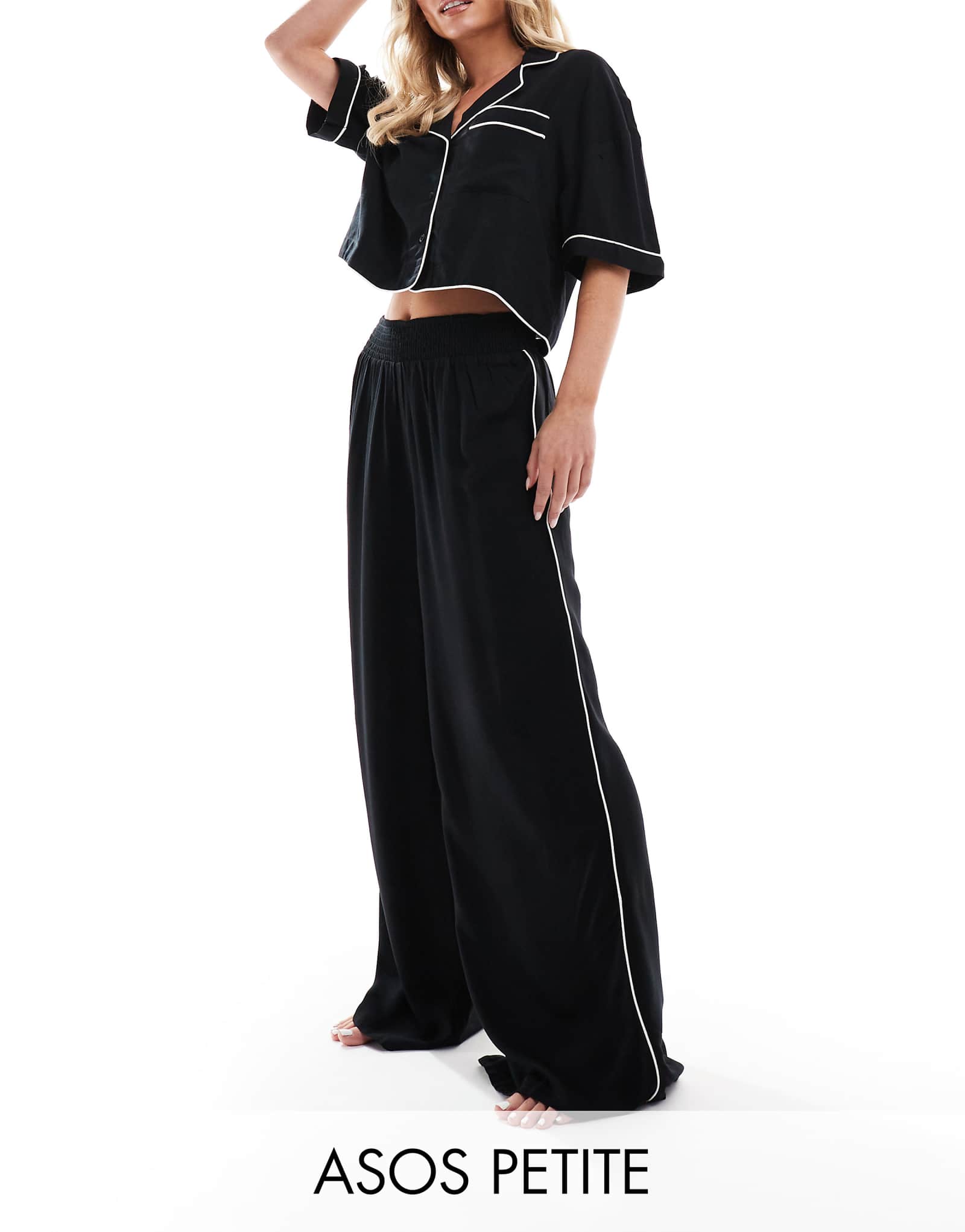 Пижамные брюки ASOS DESIGN Petite с контрастной вязкой и широкими штанинами черного цвета 6090₽