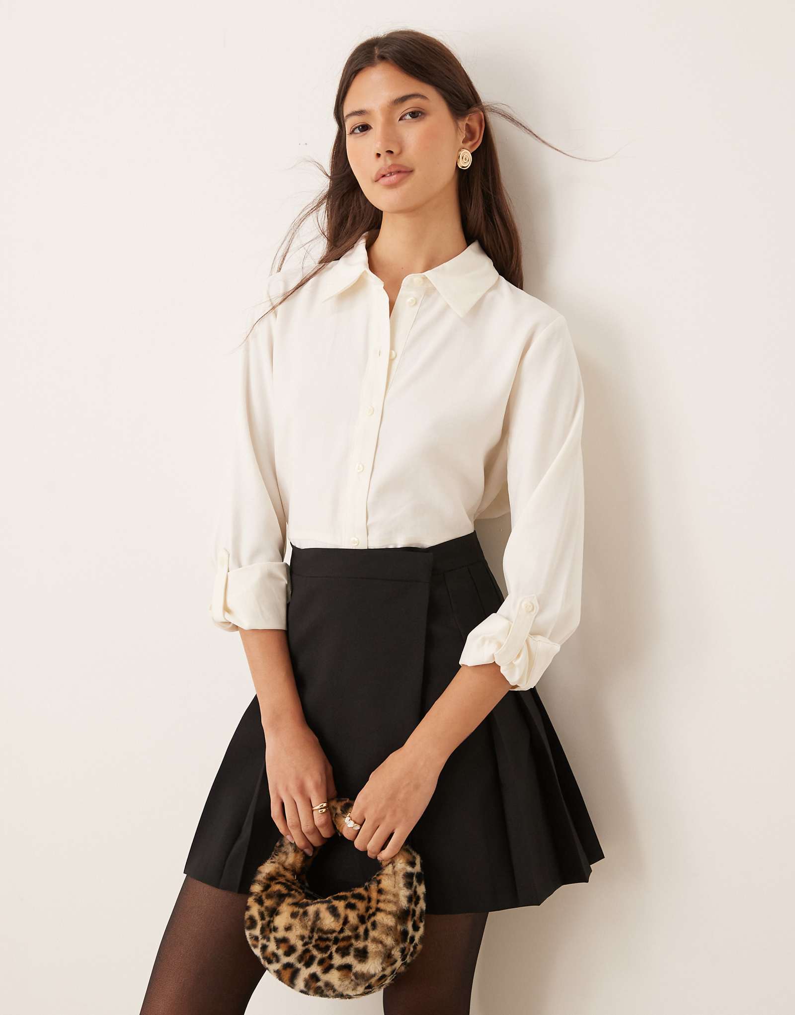 Рубашка-оверсайз JDY с детализацией швов кремового цвета 11790₽