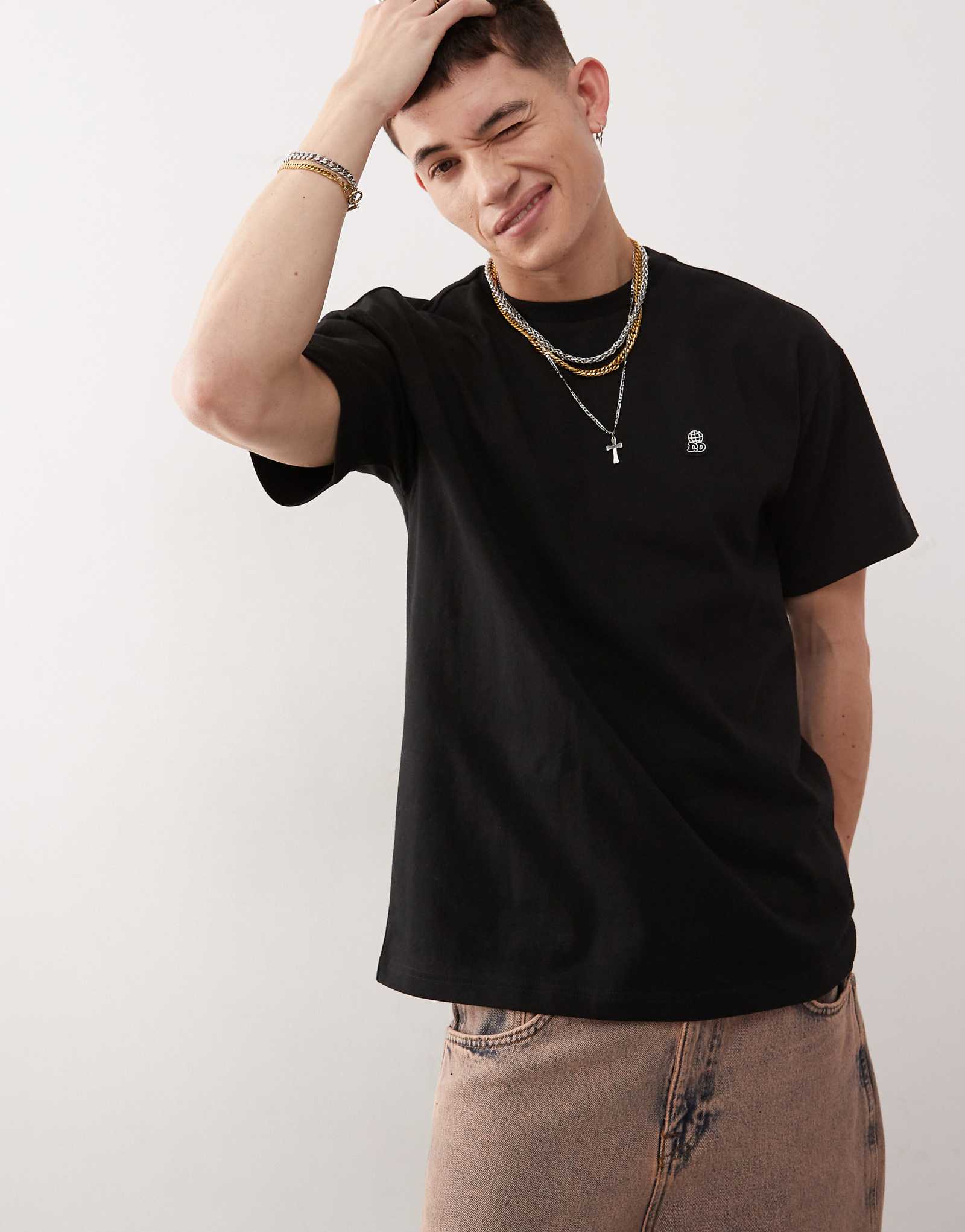 Футболка свободного кроя Dr Denim Trooper с вышивкой DD Peace спереди черного цвета 6490₽